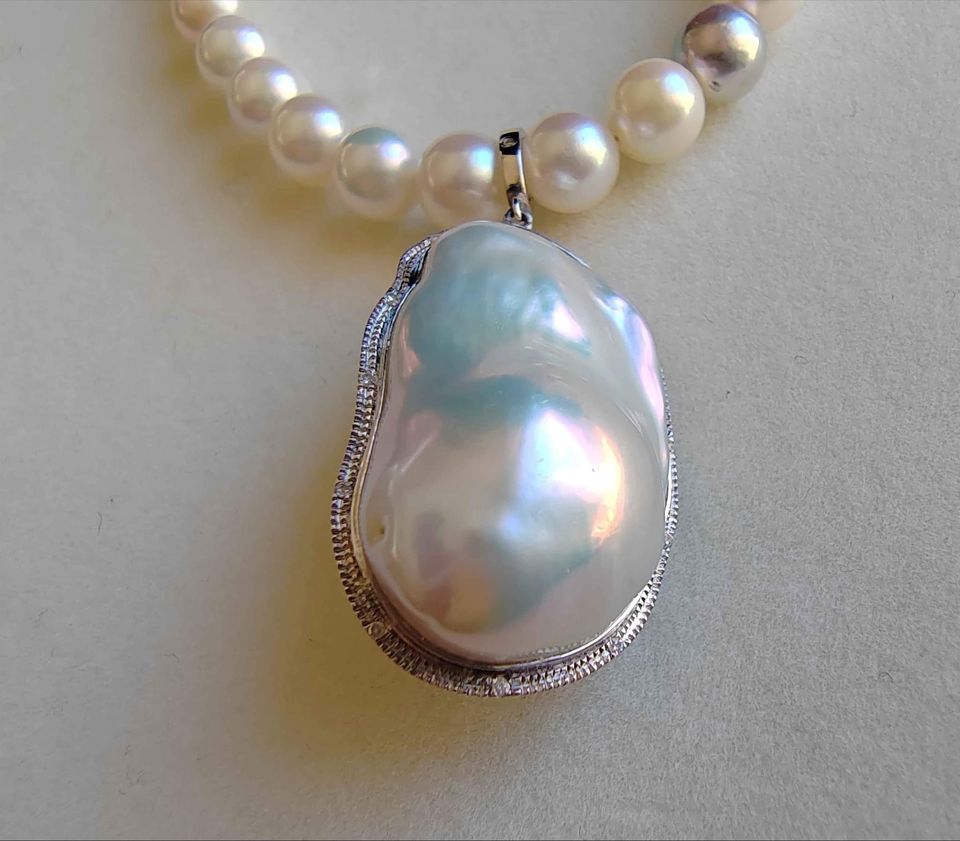 'Lueur du soir' necklace 18k white gold diamond genuine Japanese akoya and freshwater pearl