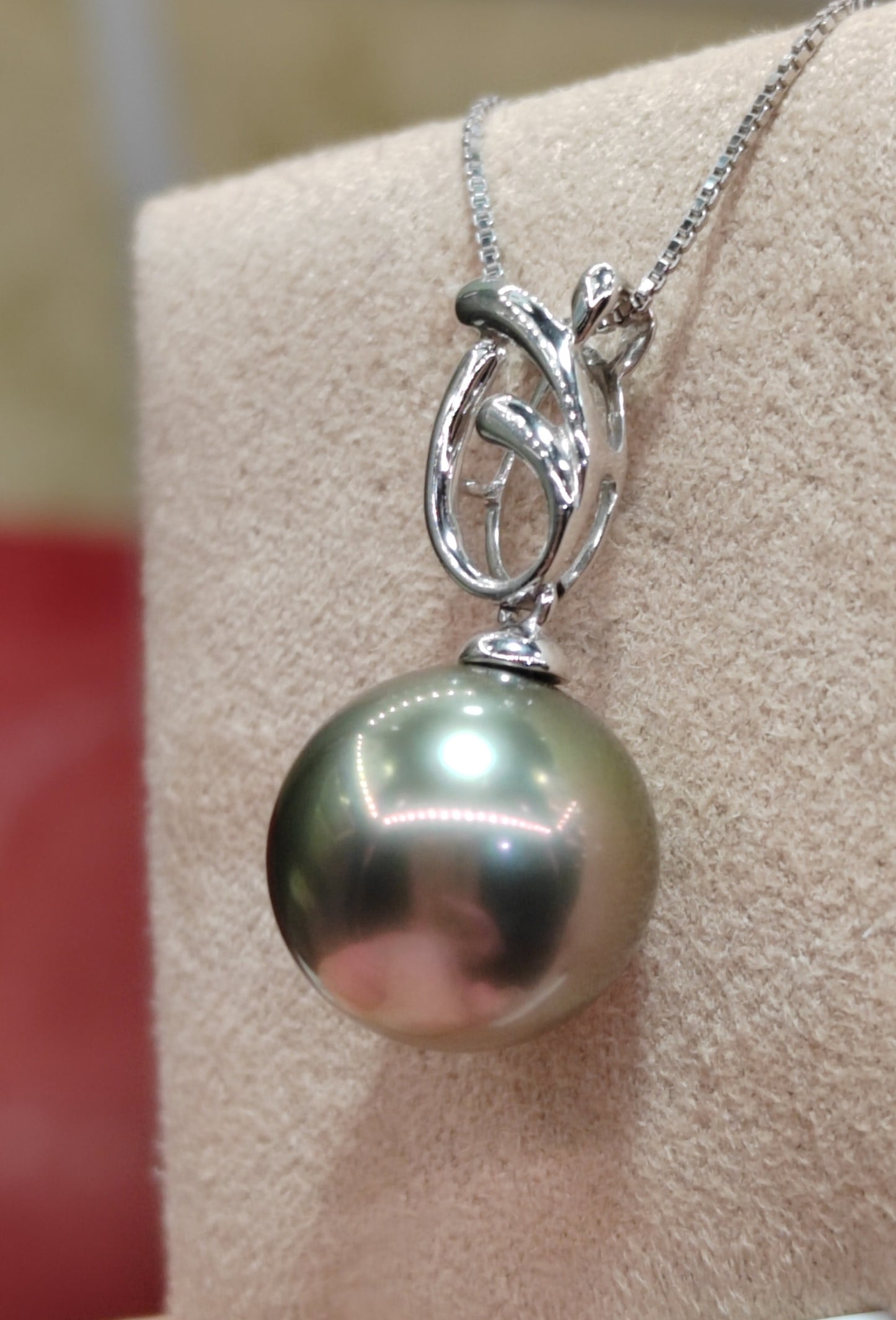 'Margarite' 18ct white gold pendant genuine tahitian south sea round pearl 11.6mm AAAA