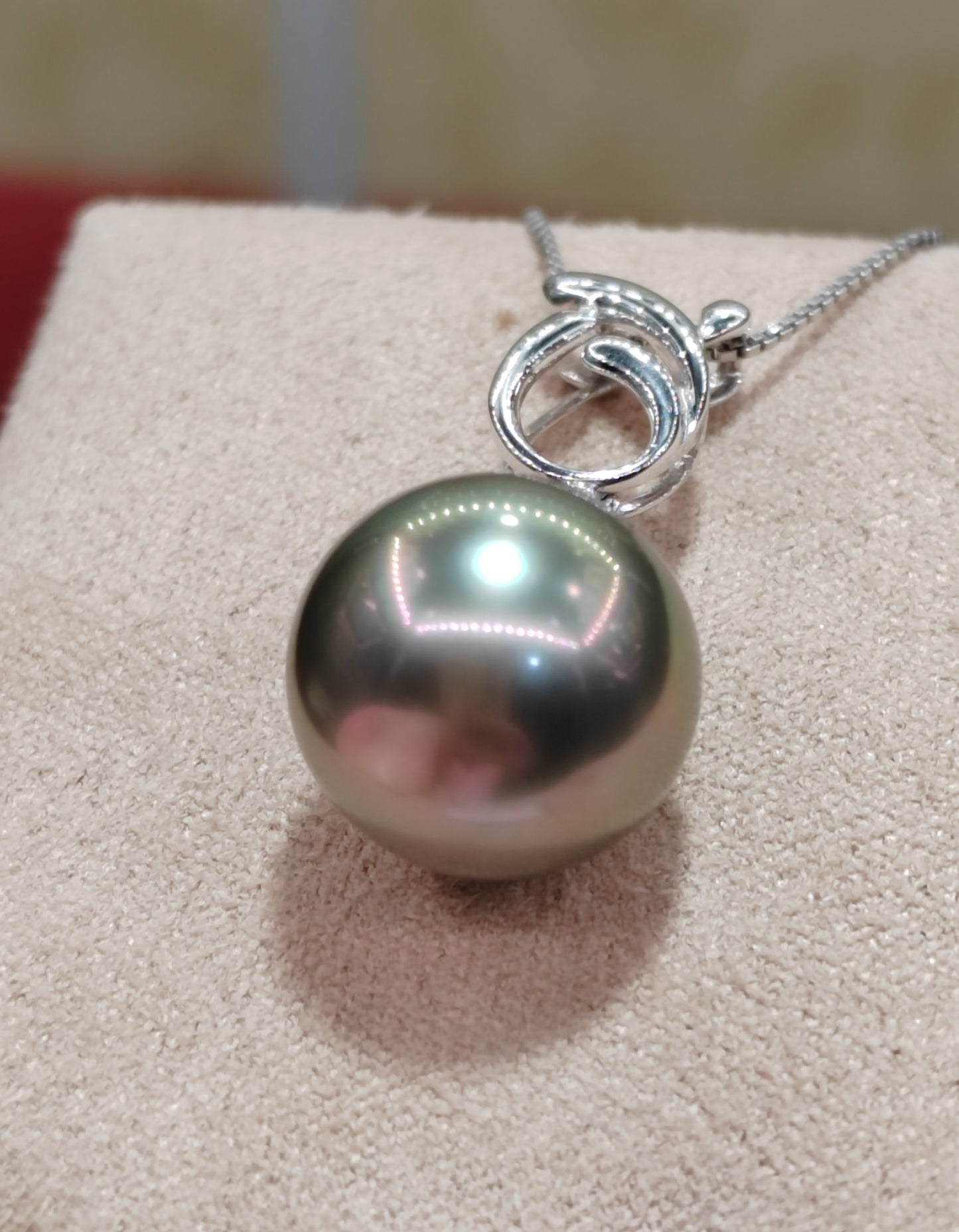 'Margarite' 18ct white gold pendant genuine tahitian south sea round pearl 11.6mm AAAA