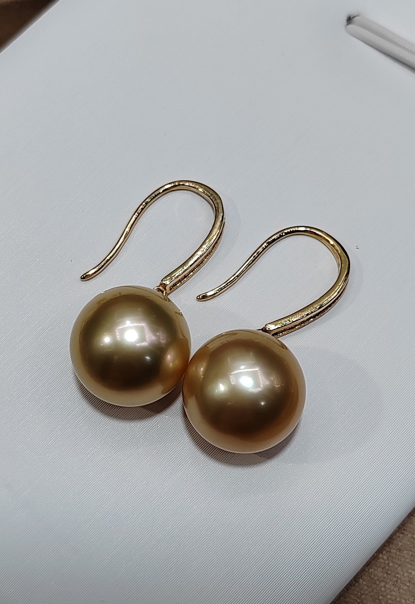 18ct gold diamond classic dangle earrings genuine golden south sea pearls 11.2mm AAA