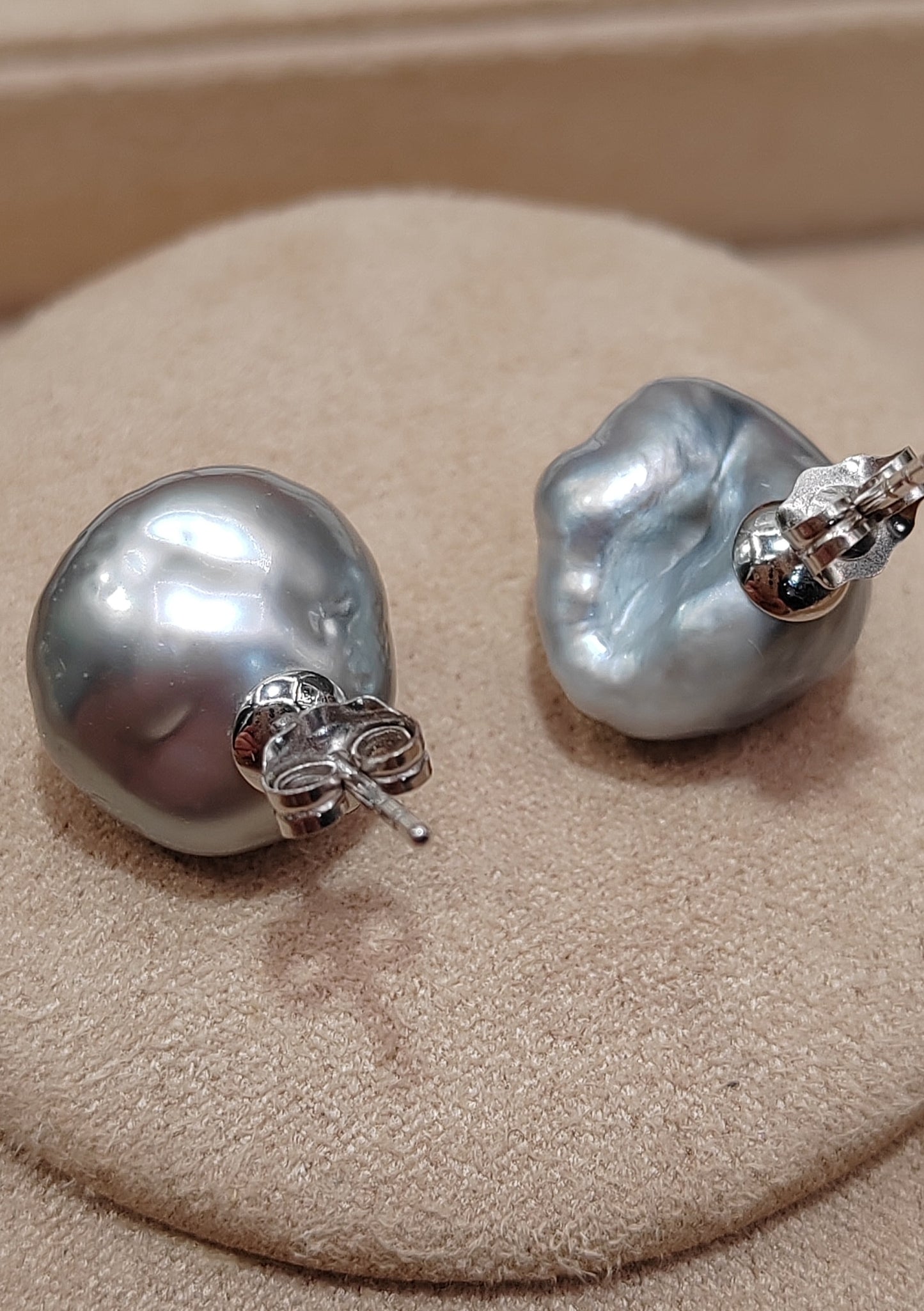 'Nuvole' rare find 21.65ct genuine Keshi south Sea Pearls 18ct white gold earrings