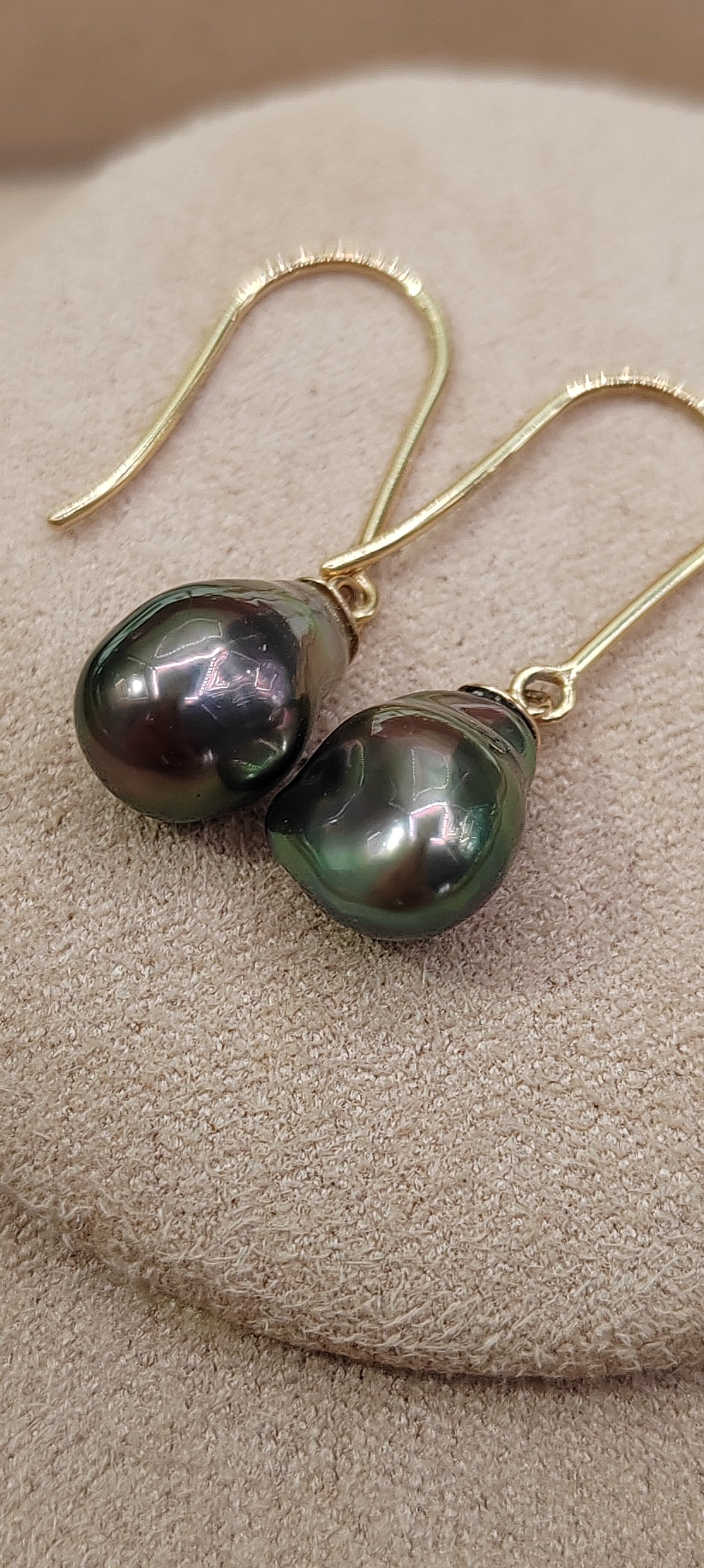 'Vivid peacock' 18ct gold drop earrings genuine Keshi tahitian south sea pearls