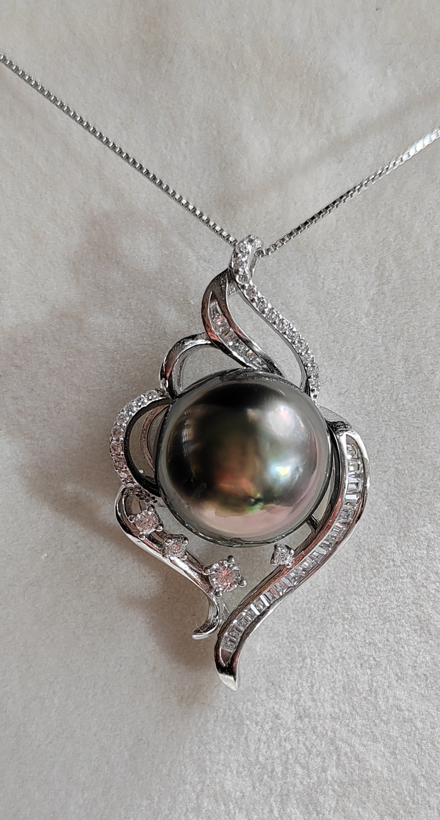 'Water Lily' necklace genuine tahitian south sea pearl 13.5mm