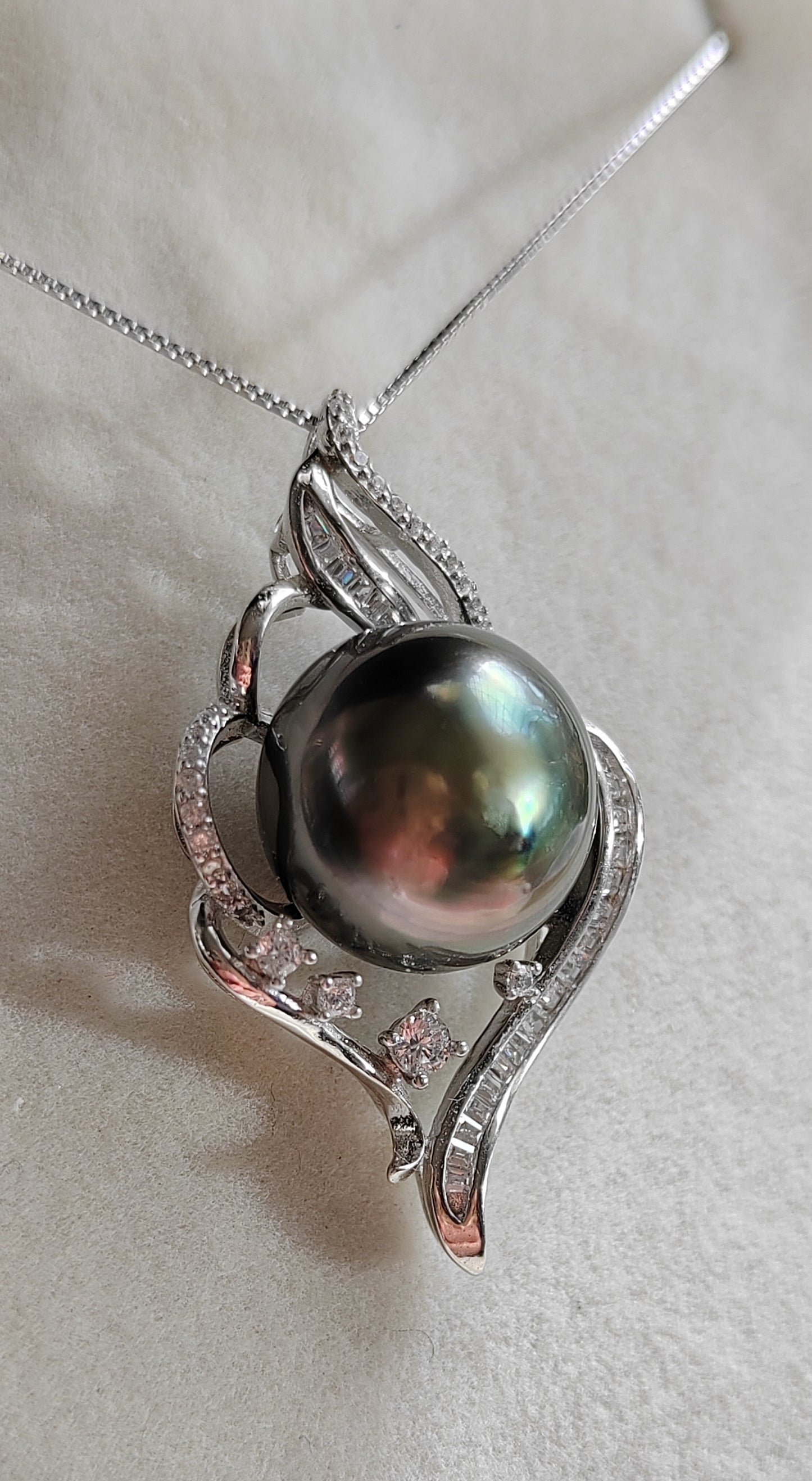 'Water Lily' necklace genuine tahitian south sea pearl 13.5mm