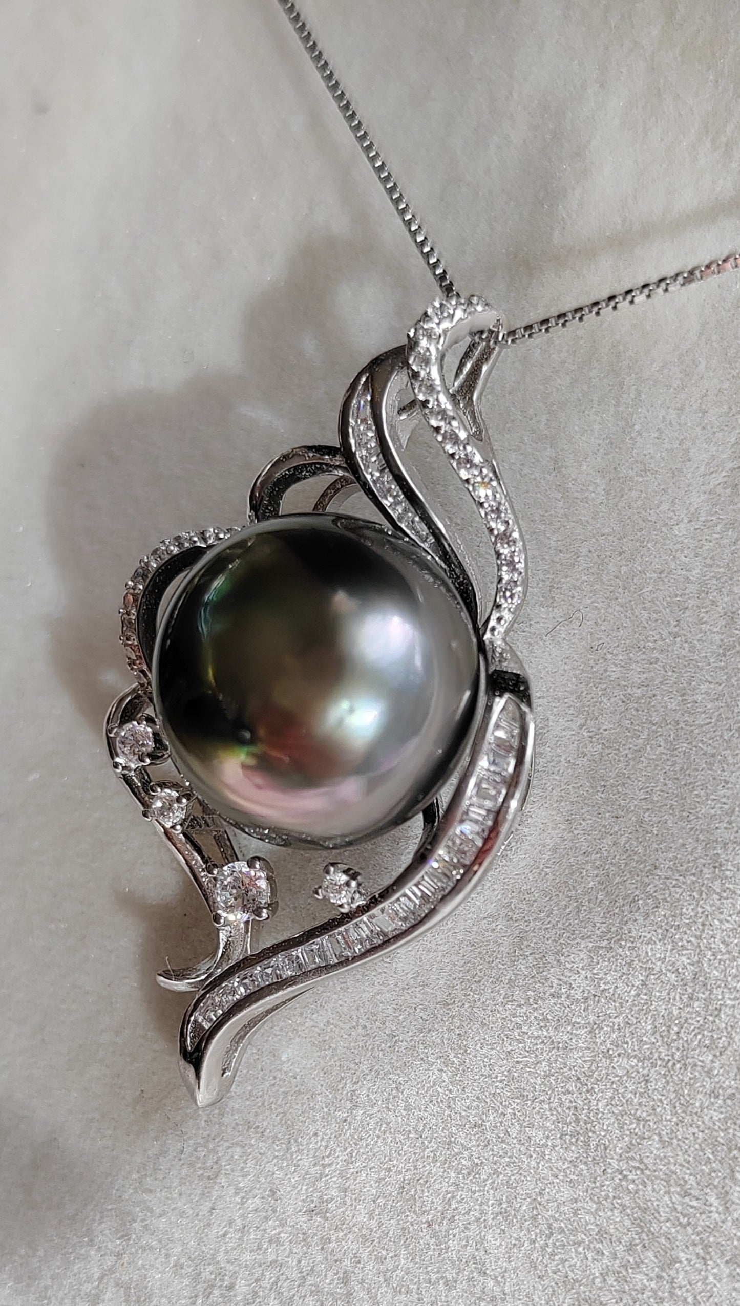 'Water Lily' necklace genuine tahitian south sea pearl 13.5mm