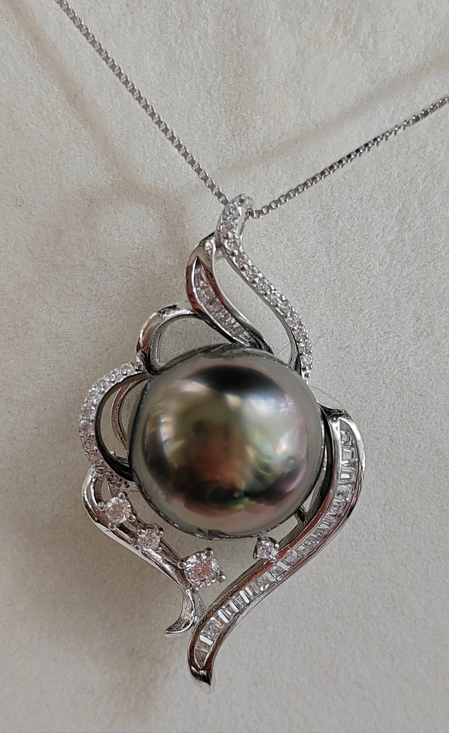 'Water Lily' necklace genuine tahitian south sea pearl 13.5mm