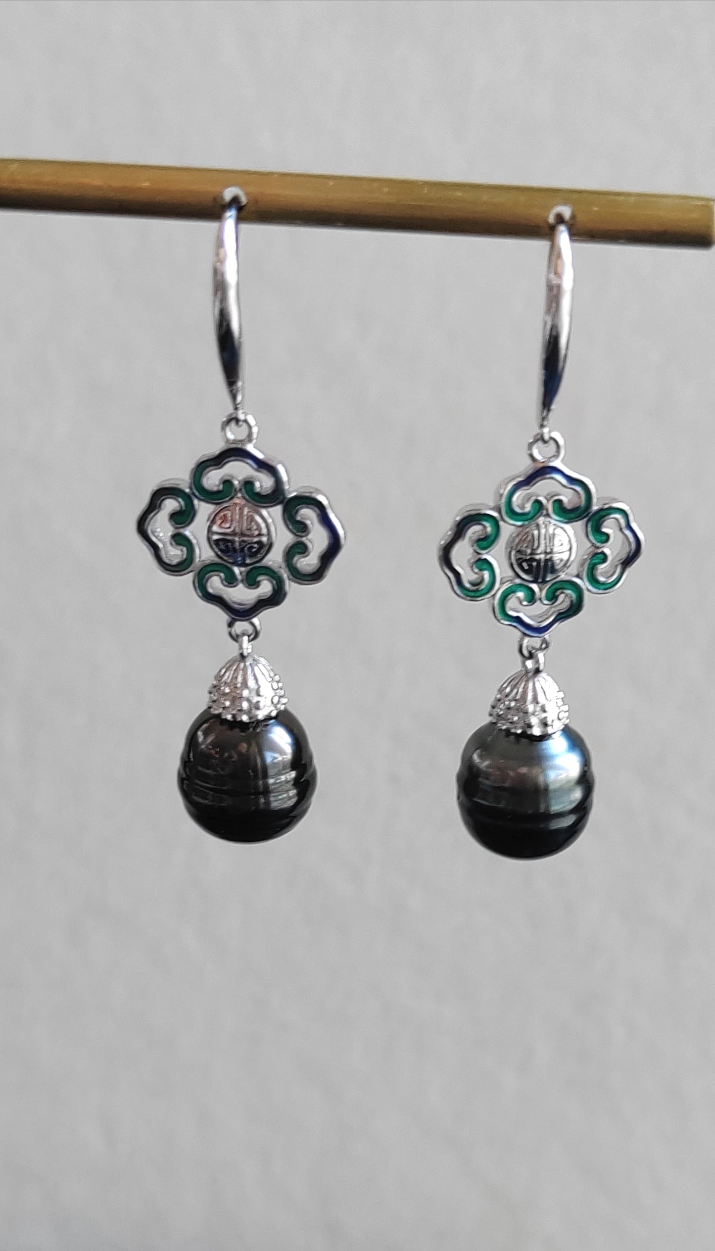 9.3mm Genuine tahitian south sea pearls Auspicious earrings