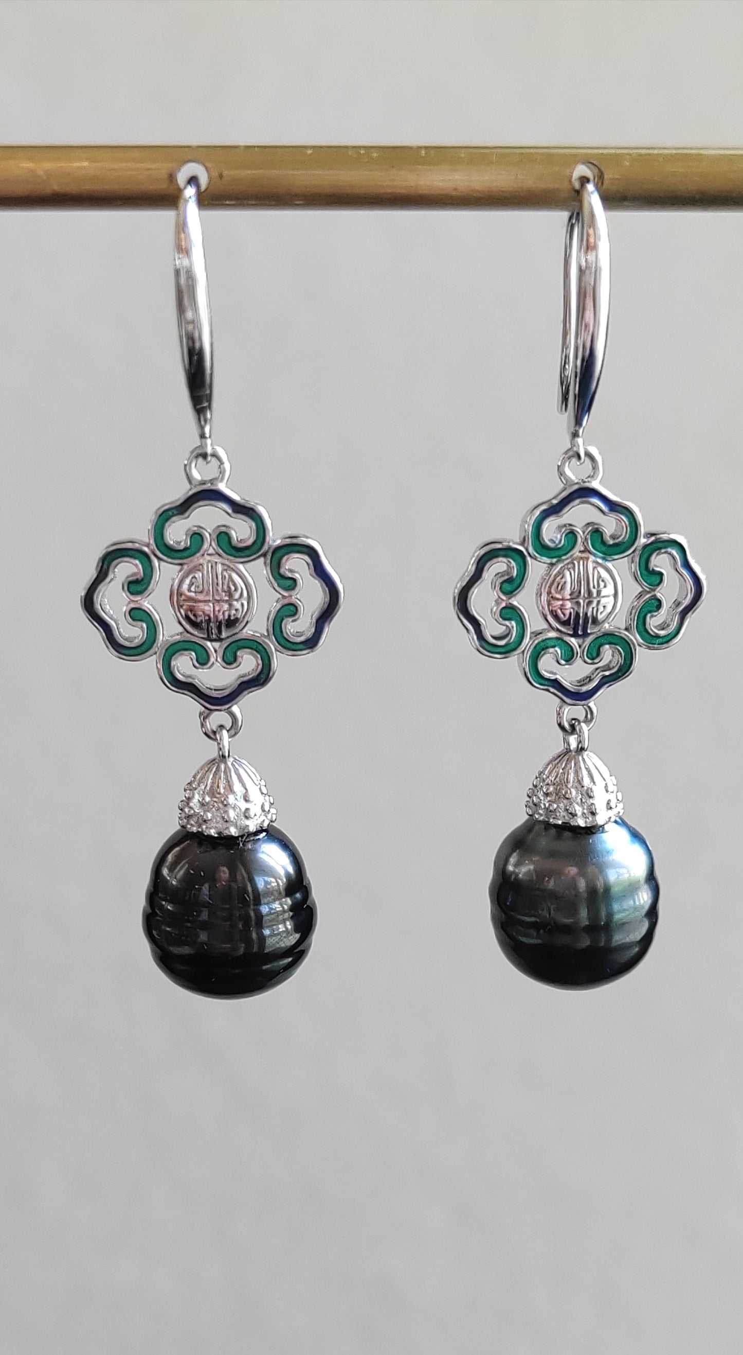 9.3mm Genuine tahitian south sea pearls Auspicious earrings