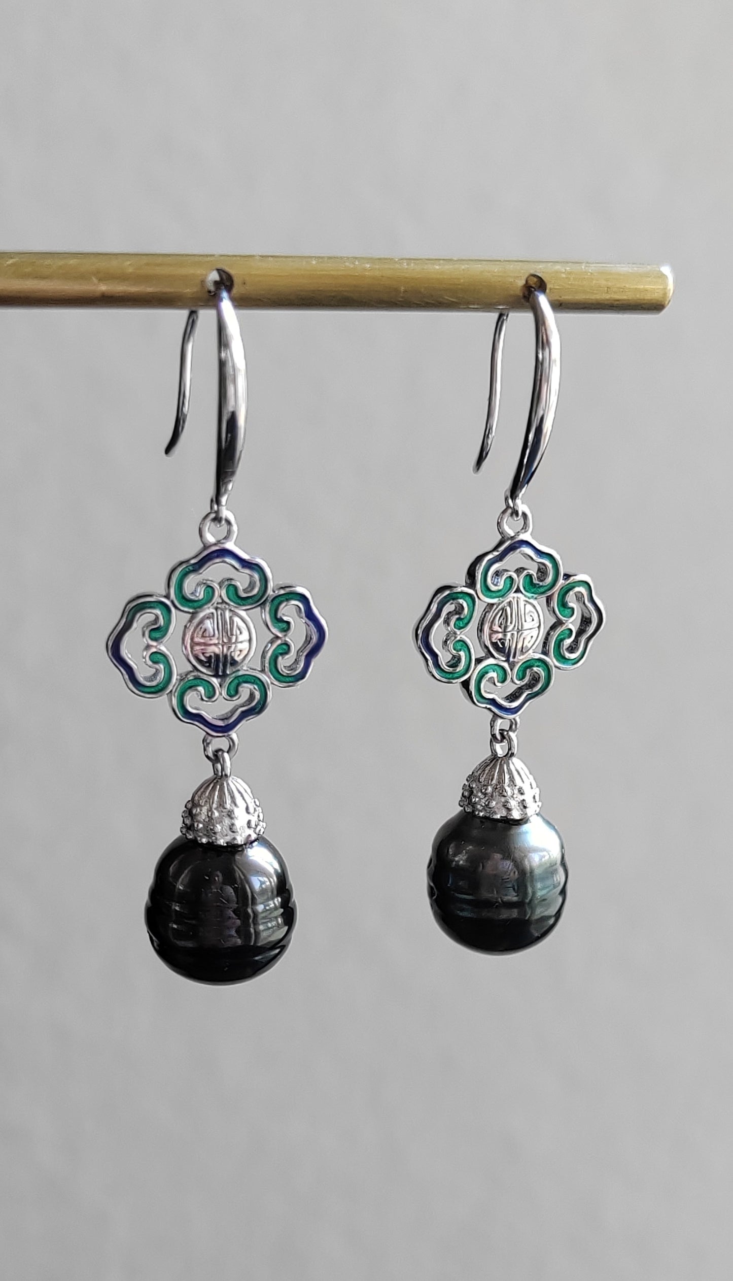 9.3mm Genuine tahitian south sea pearls Auspicious earrings