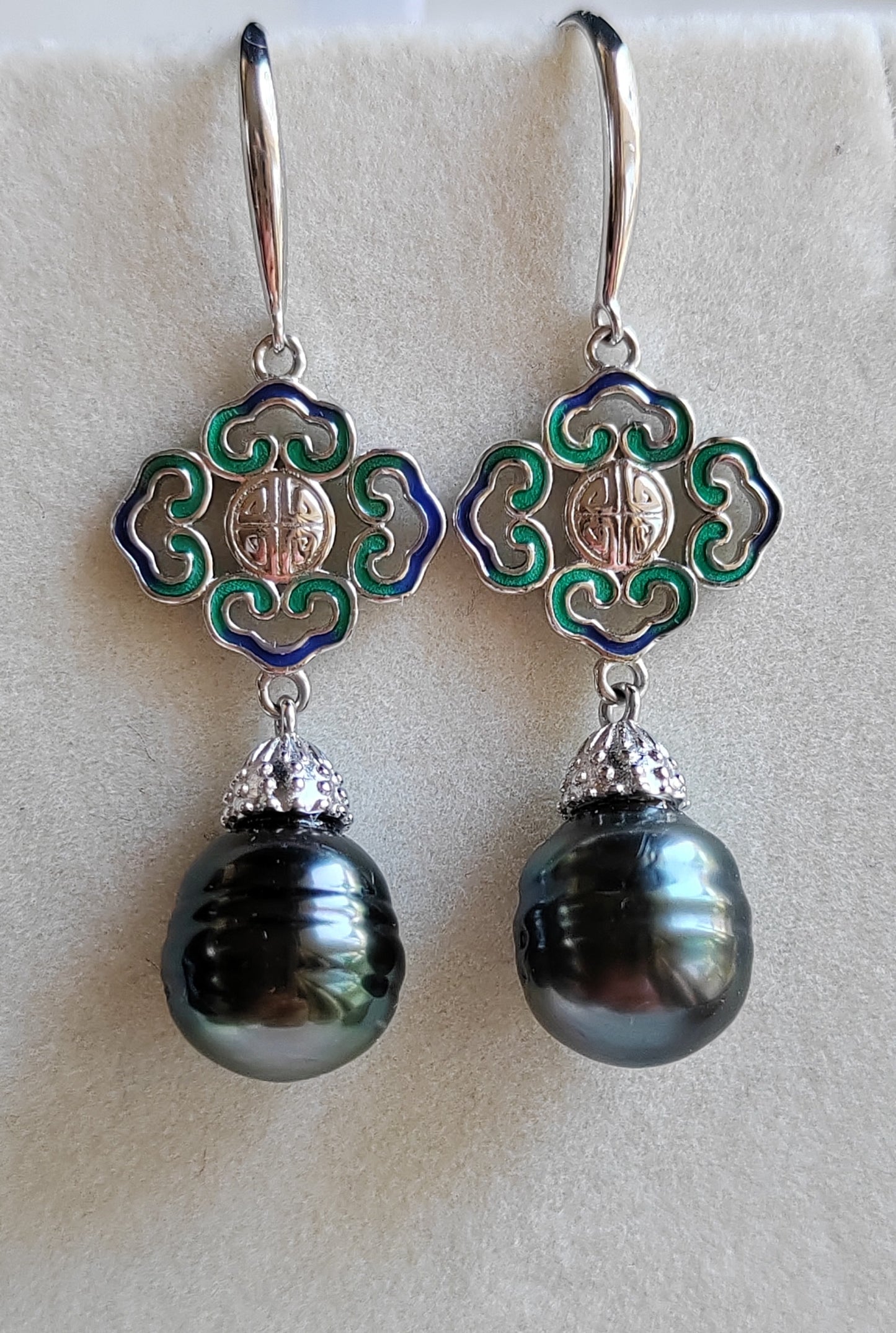 9.3mm Genuine tahitian south sea pearls Auspicious earrings