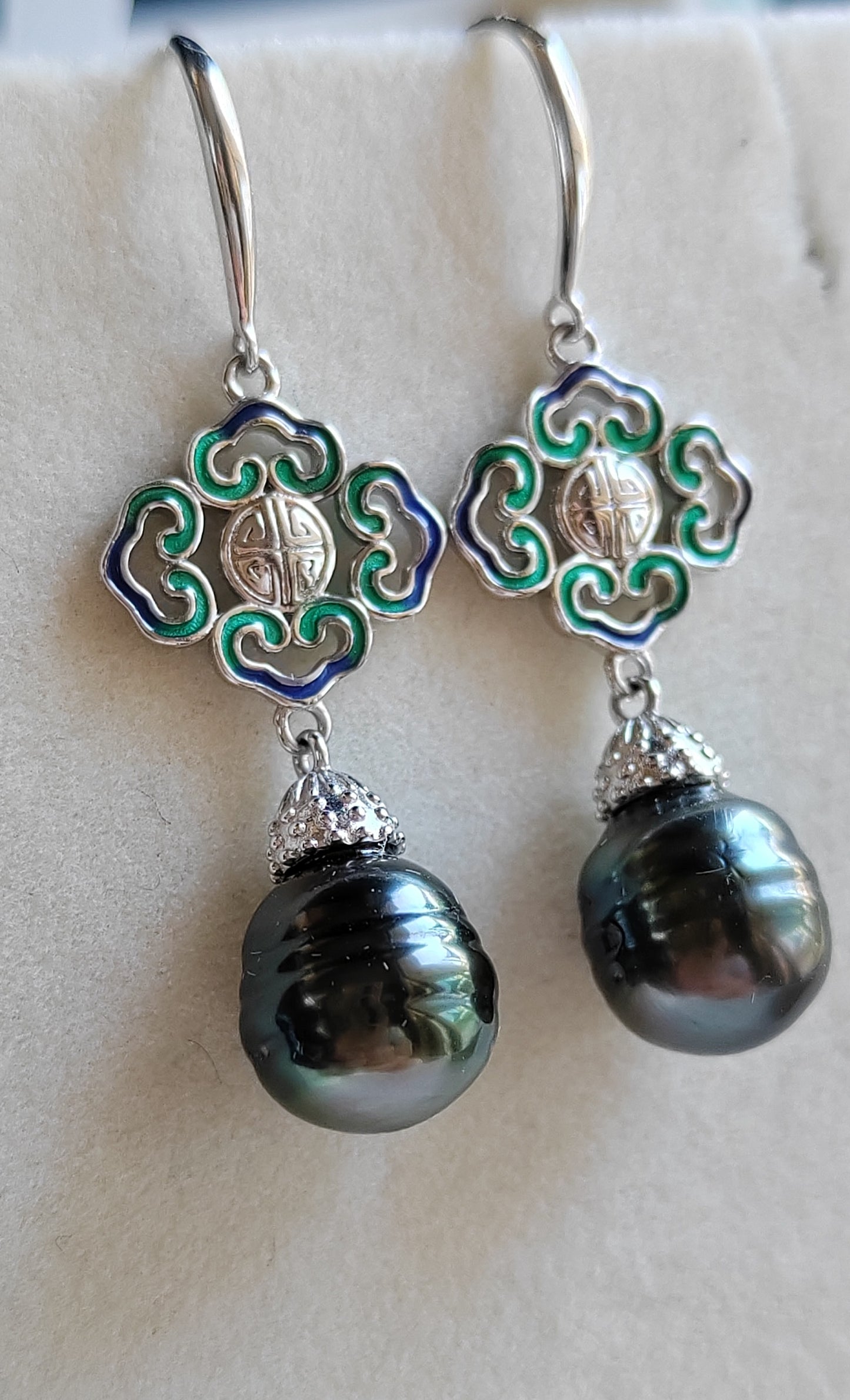 9.3mm Genuine tahitian south sea pearls Auspicious earrings
