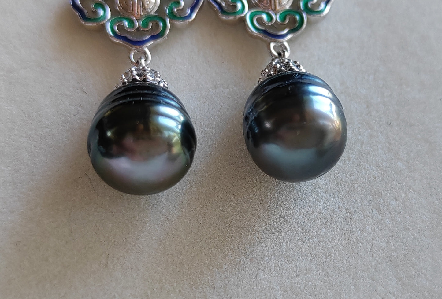 9.3mm Genuine tahitian south sea pearls Auspicious earrings