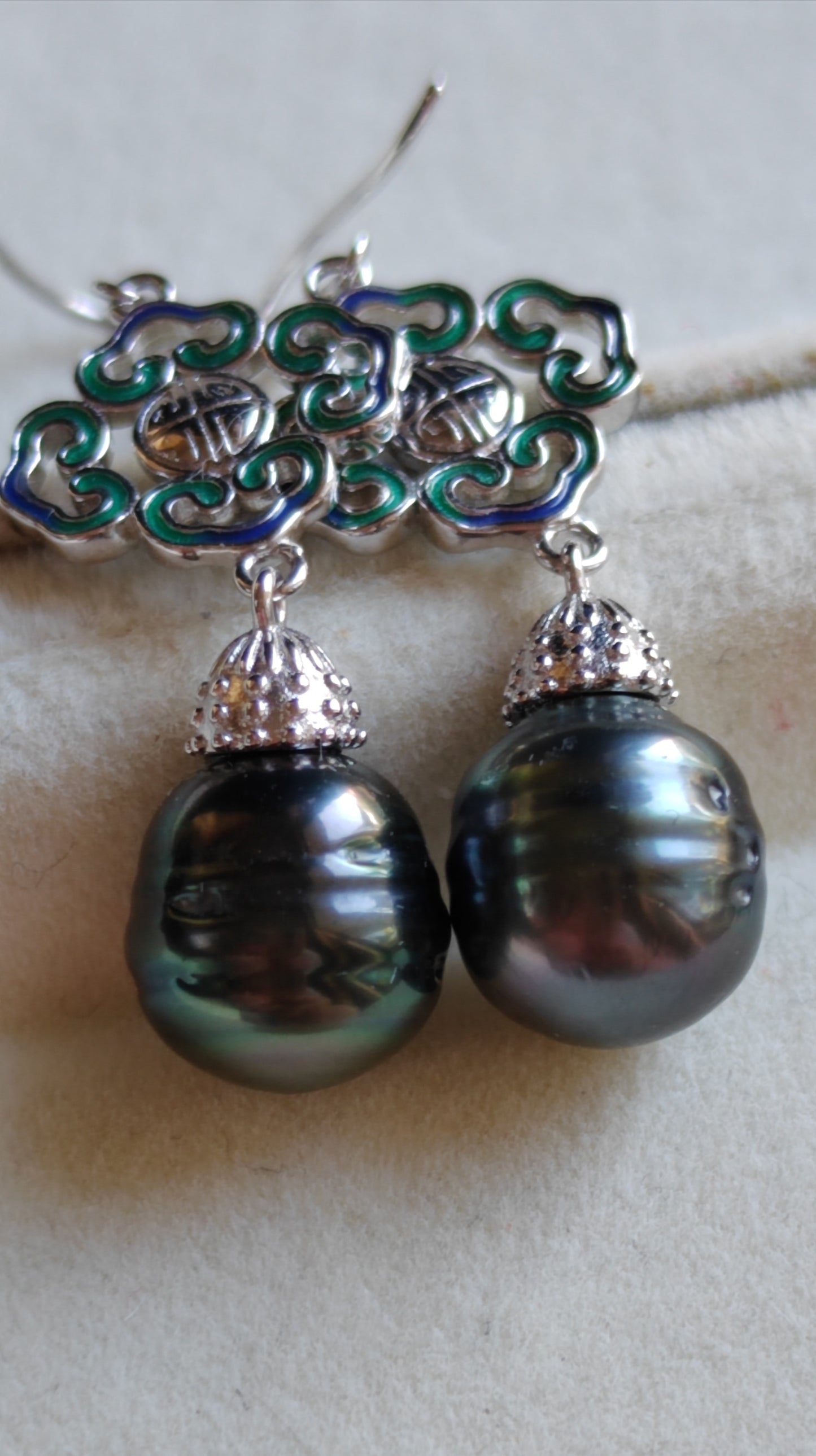 9.3mm Genuine tahitian south sea pearls Auspicious earrings