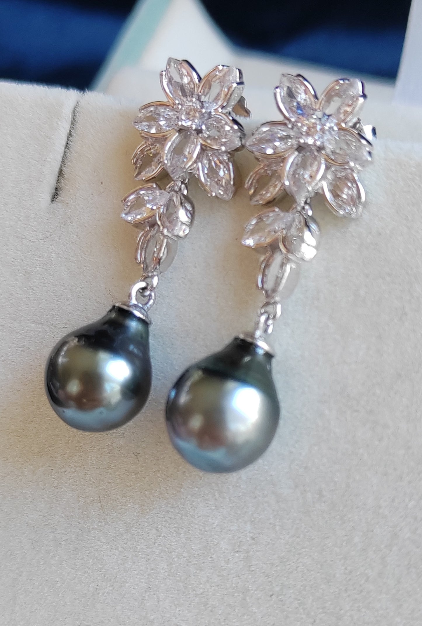 'Crystal flowers' earrings genuine tahitian south sea pearls 9.4mm