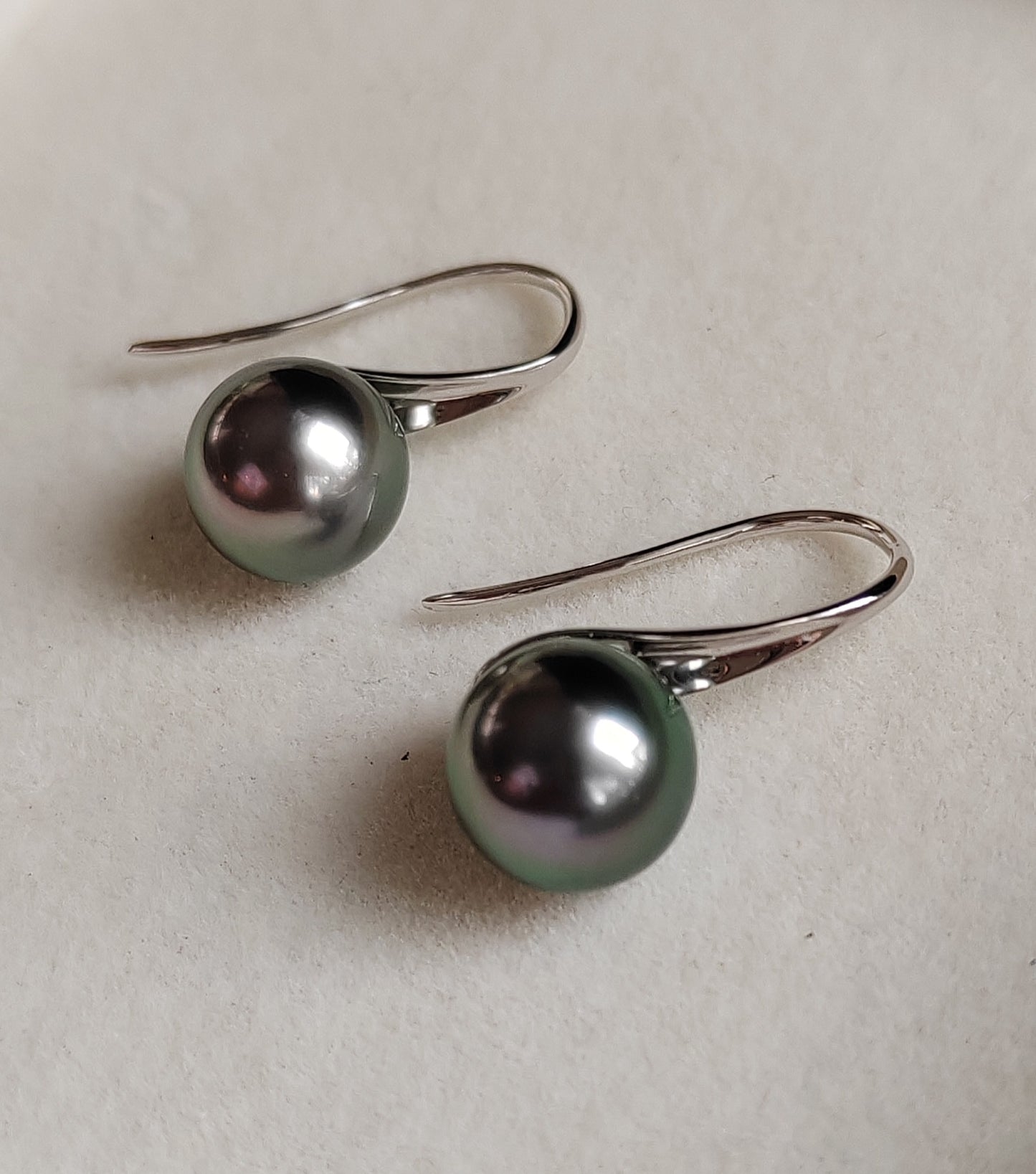 'Vivid Seafoam' Genuine Tahitian south sea pearls earrings Mangareva pearls