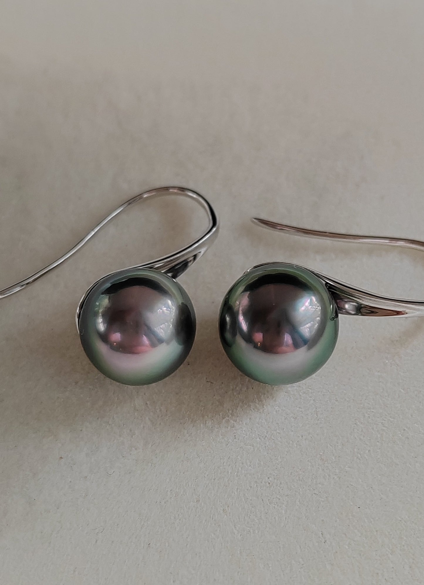 'Vivid Seafoam' Genuine Tahitian south sea pearls earrings Mangareva pearls