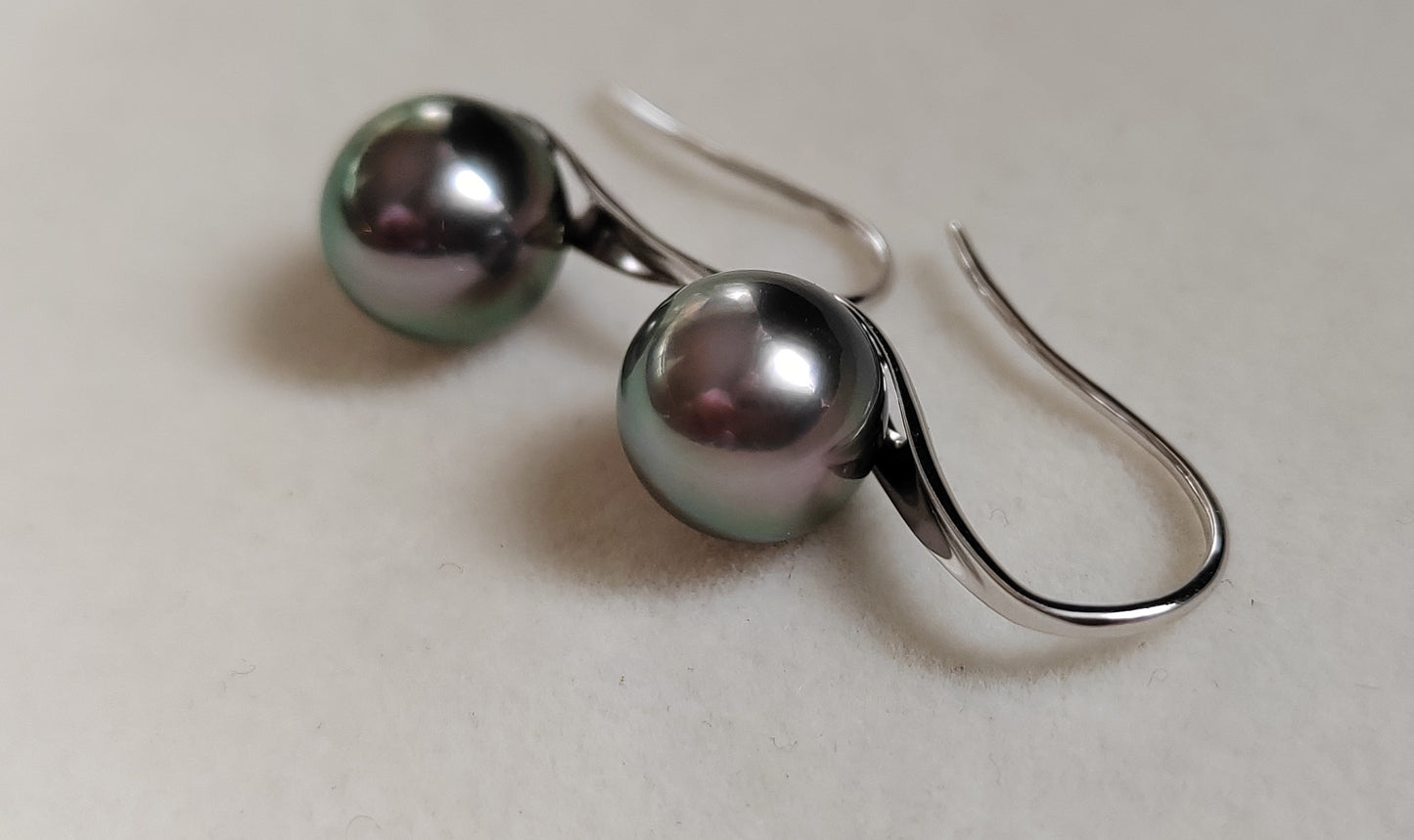 'Vivid Seafoam' Genuine Tahitian south sea pearls earrings Mangareva pearls