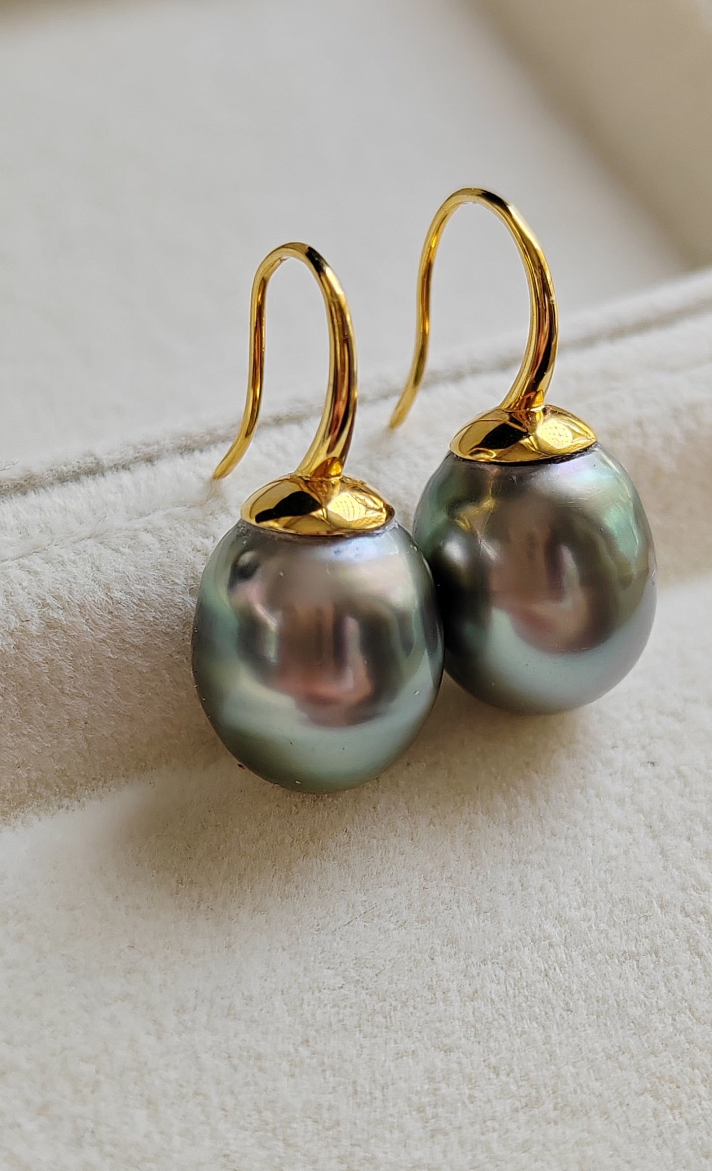 11.1mm Genuine tahitian south sea pearls classic 9ct gold earrings