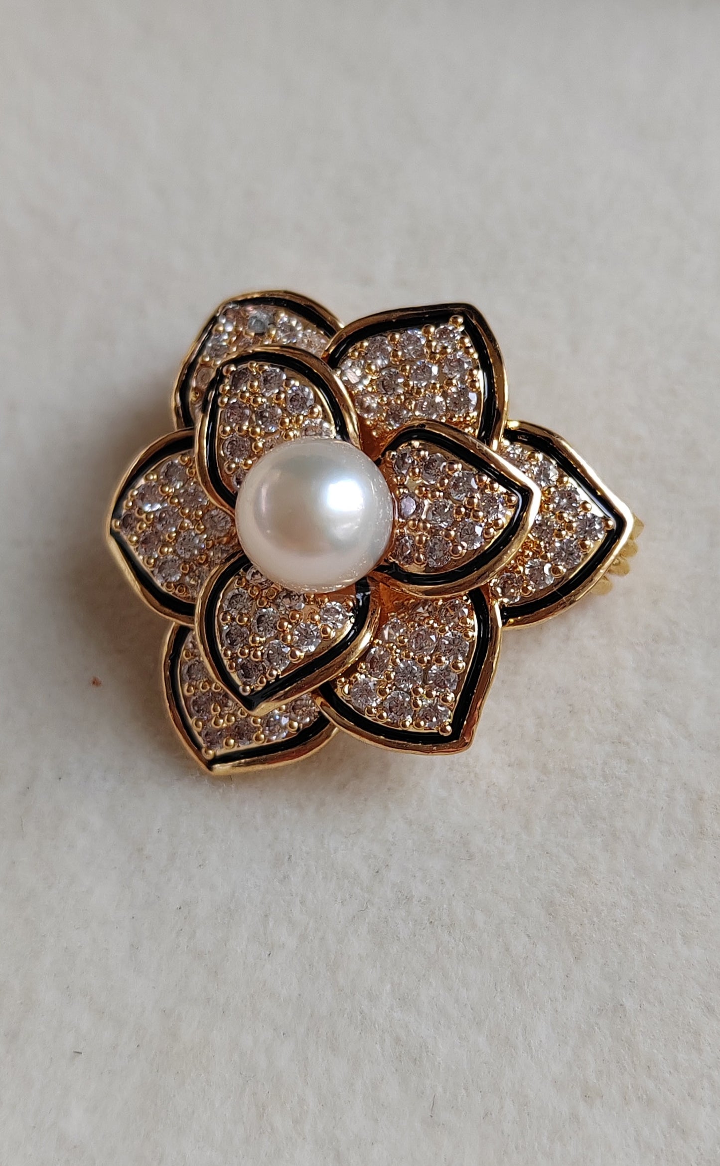 'Little Camellia' Brooch genuine freshwater pearl 6.3mm round