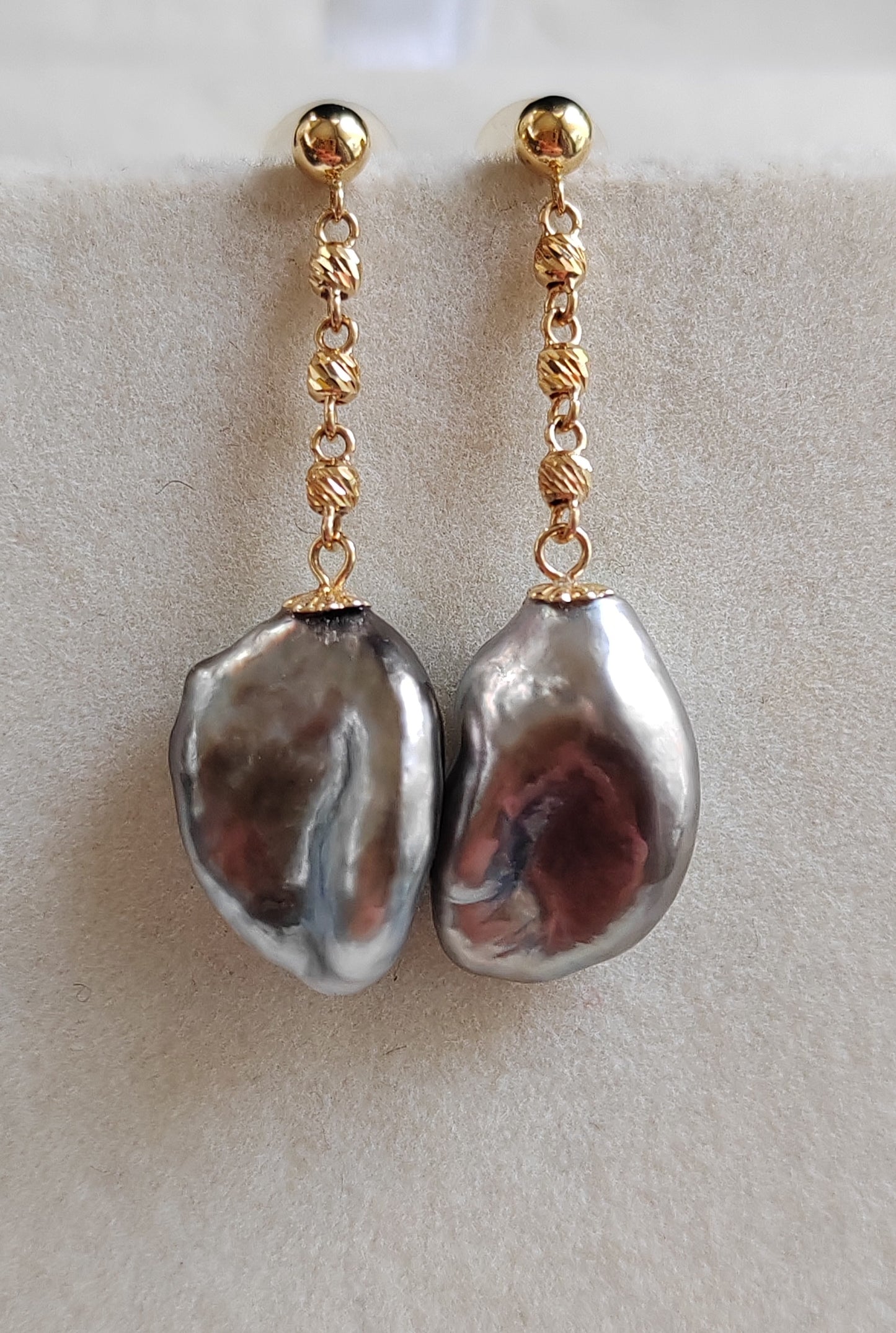 'Nuvole' 18k gold earrings genuine tahitian Keshi pearls timeless elegance