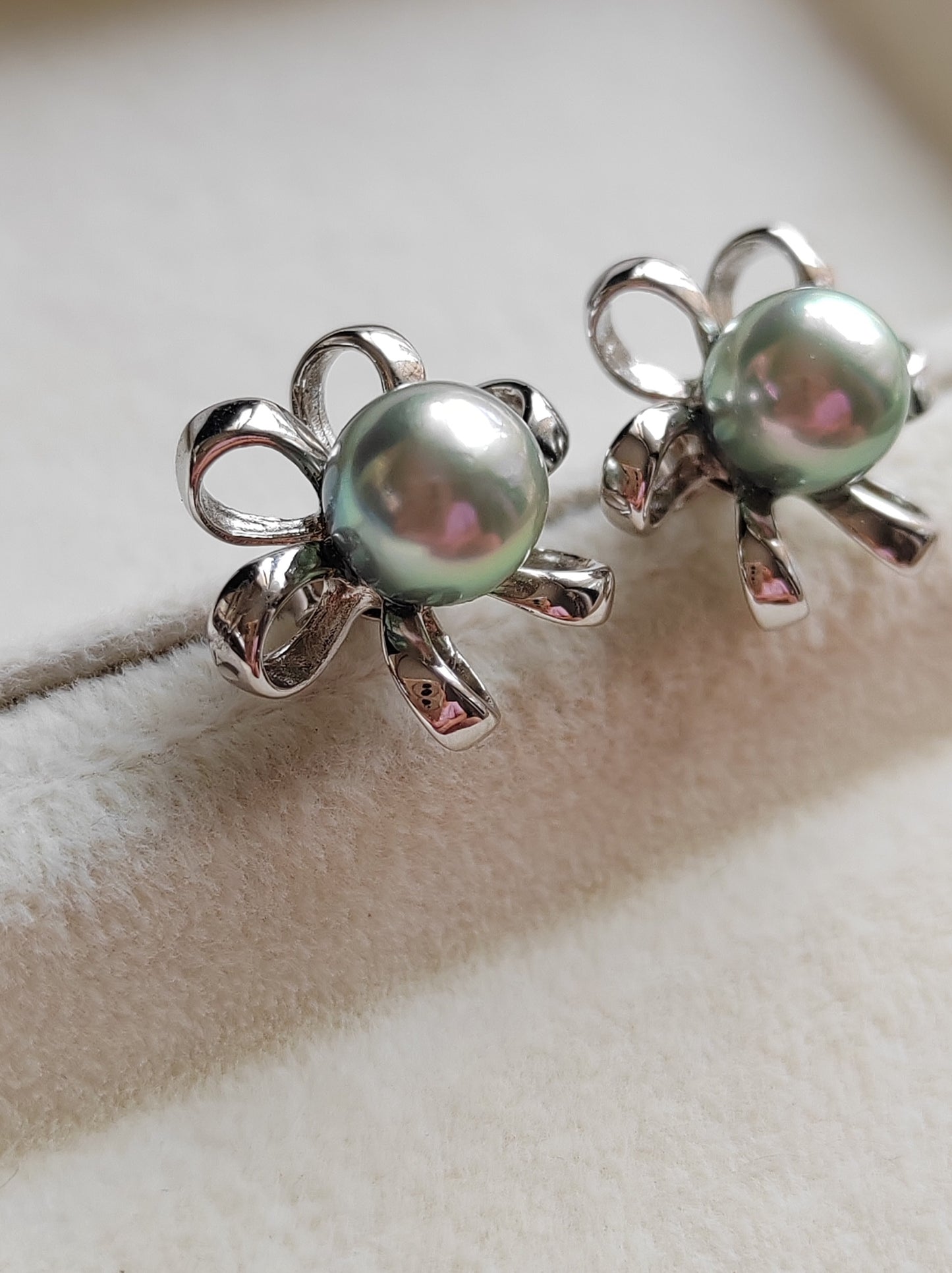 'Silver flowers' earrings genuine akoya pearls 7.3mm