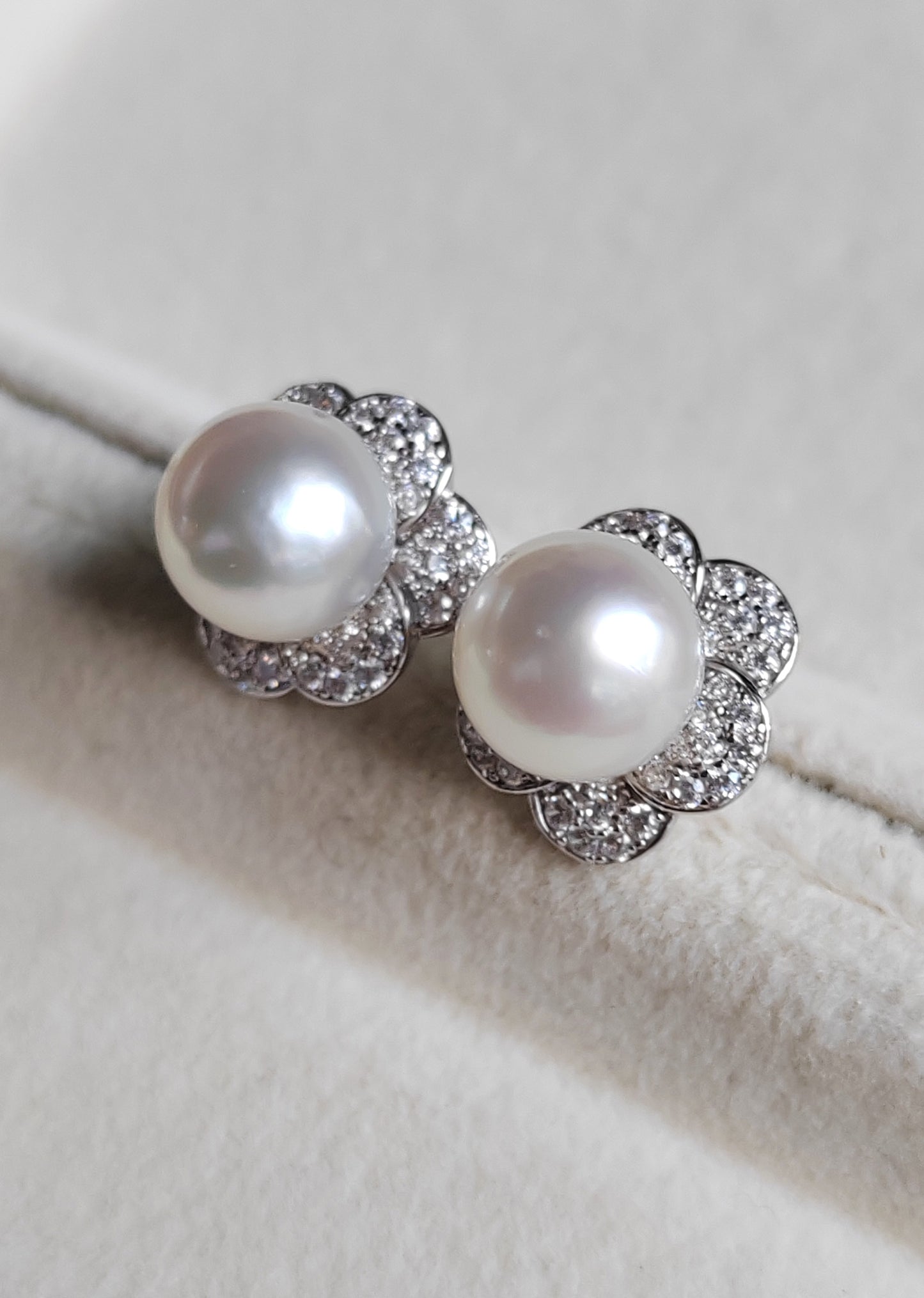 'Little Camellia' two-way earrings genuine south sea white pearls 8.6mm Round