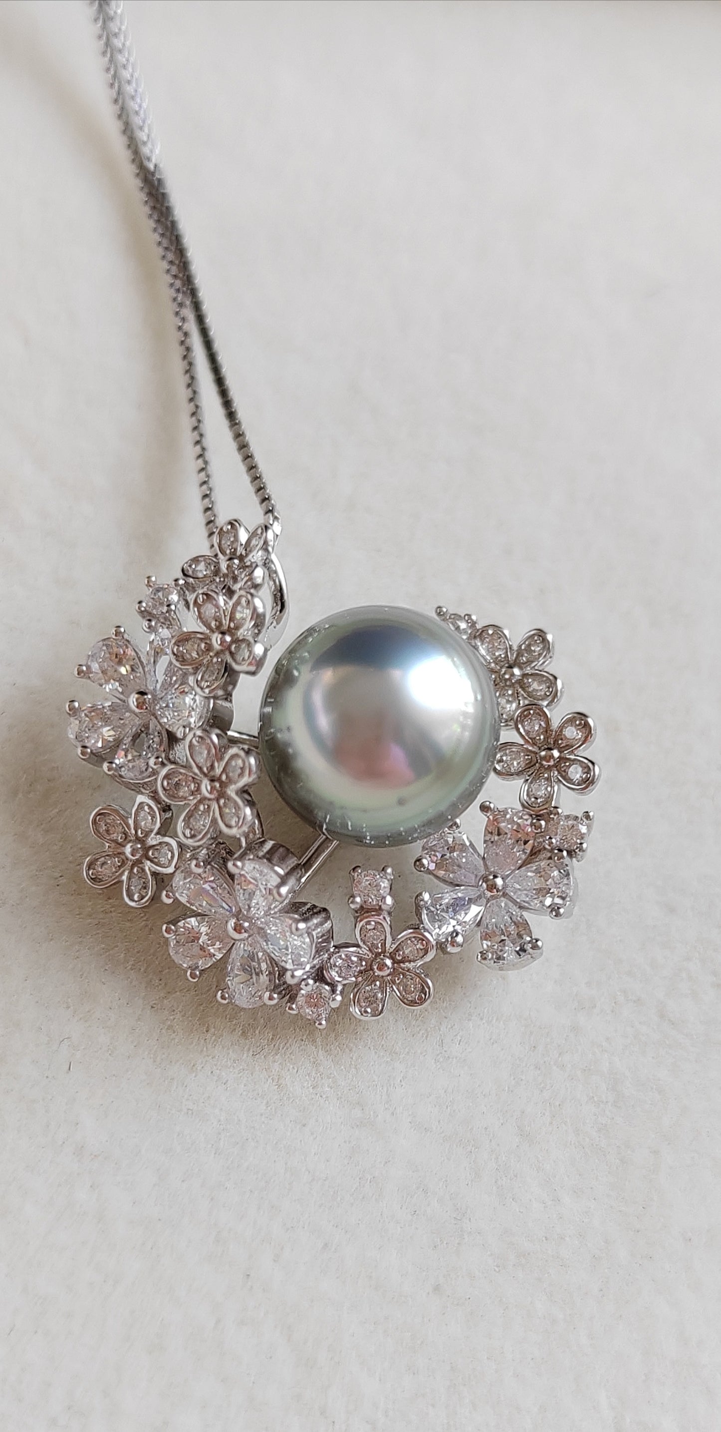 'Moon flowers' necklace genuine tahitian south sea pearl 9.4mm