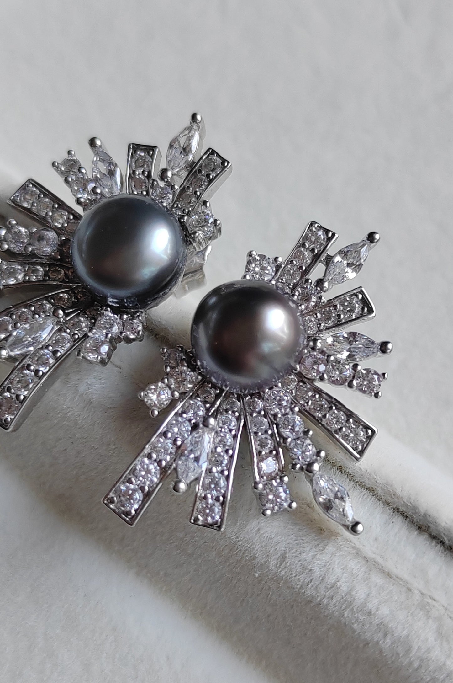 'Wild' earrings genuine tahitian south sea Keshi pearls 7.5mm