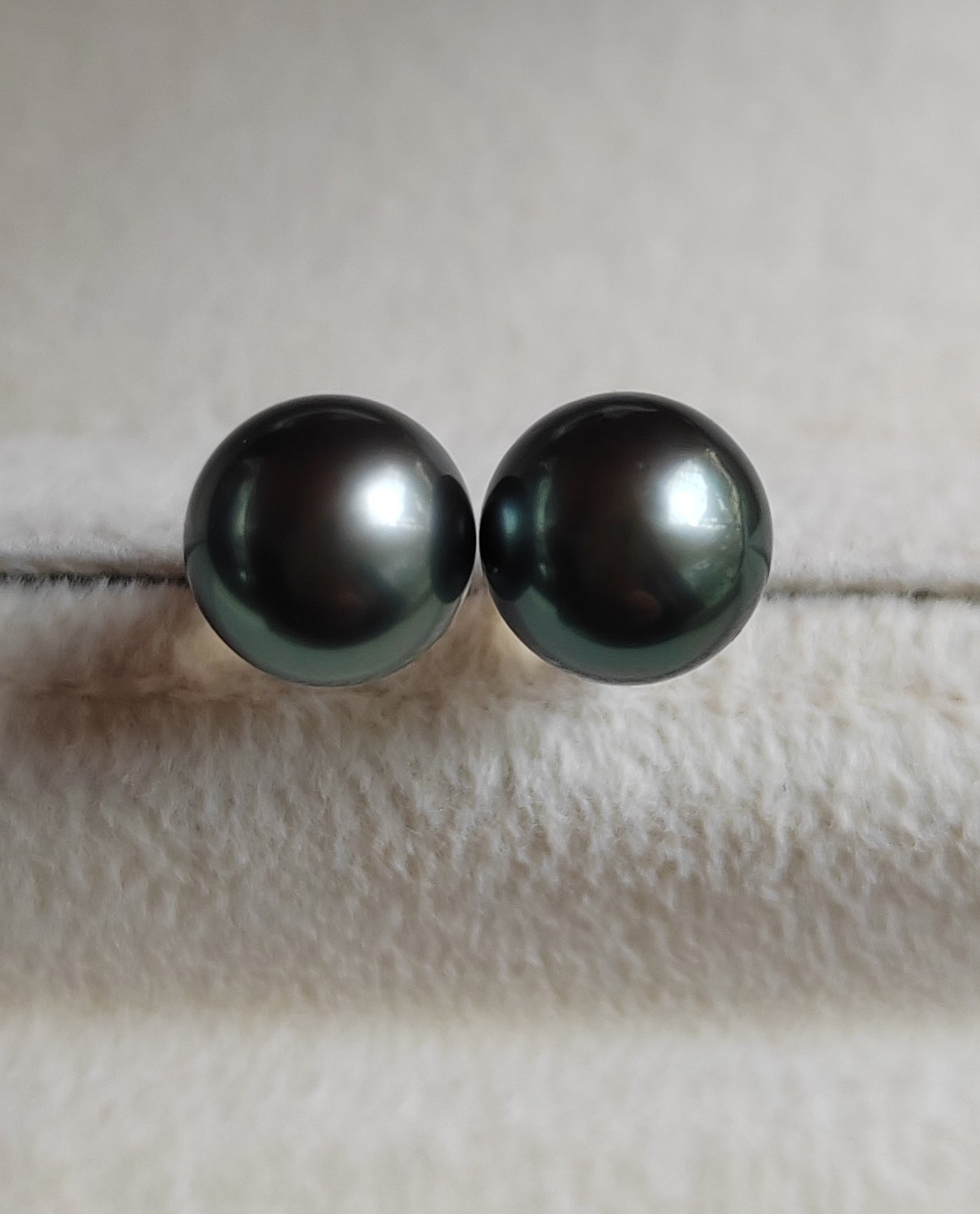 8mm Genuine tahitian south sea pearls 14k gold earrings studs