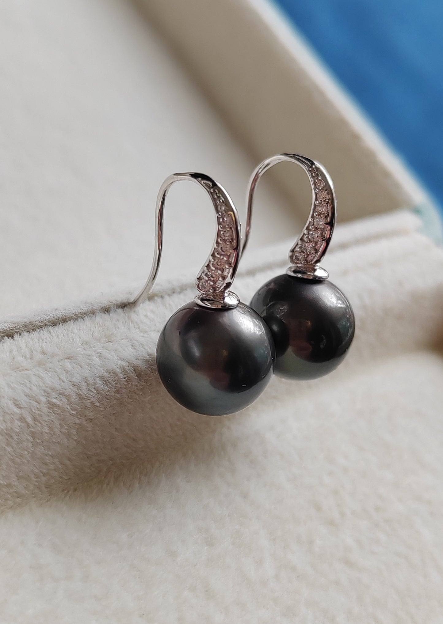10.4mm Genuine tahitian south sea pearls round classic earrings sterling silver
