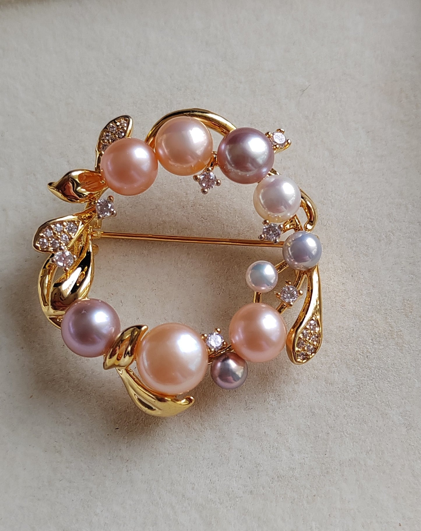 3.5-7.6mm Genuine freshwater pearls multicolour flower brooch