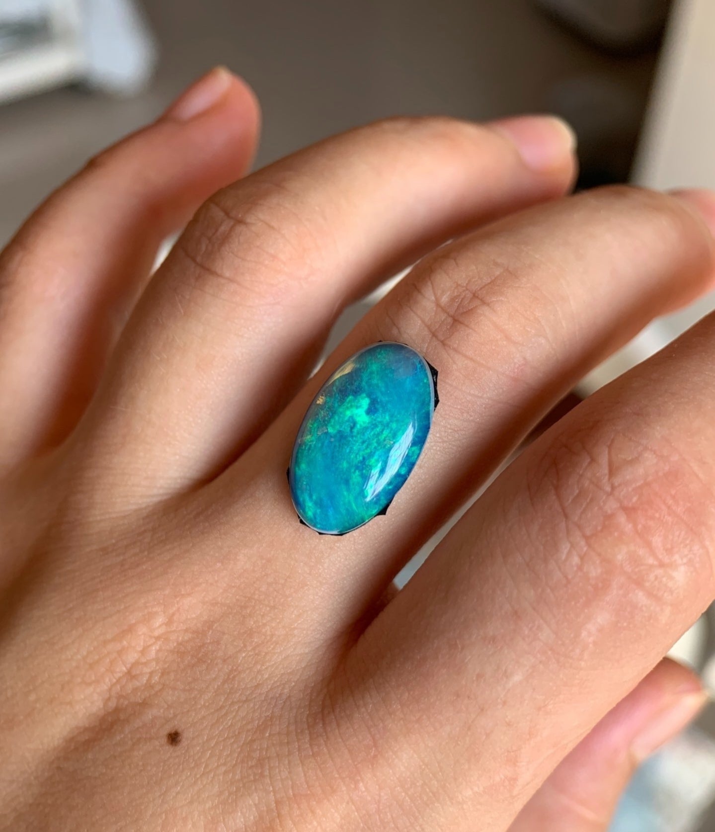 'Eau bleue' 4.52ct Natural Solid Australian Crystal opal 18x11x4mm