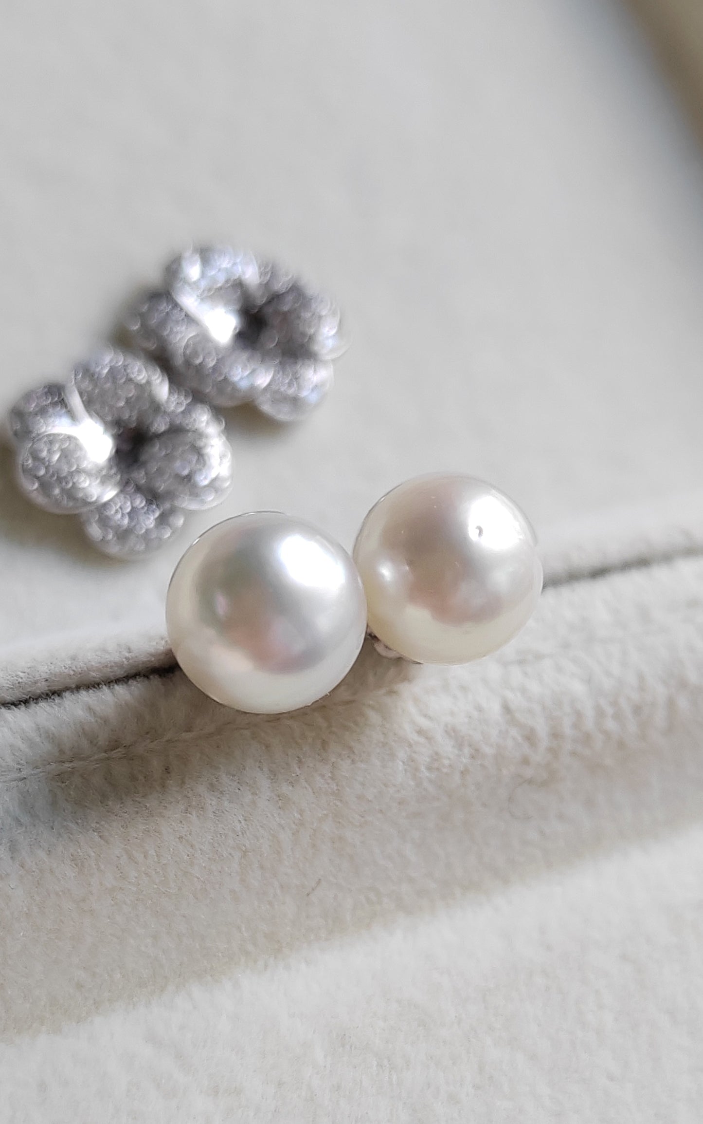 'Little Camellia' two-way earrings genuine south sea white pearls 8.6mm Round