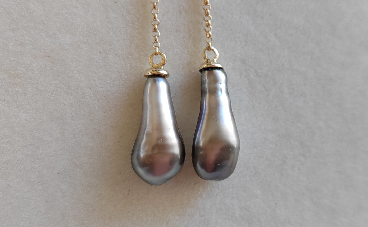 Timeless Elegance: 18ct gold unique dangle earrings Genuine tahitian Keshi pearls 6.3mm