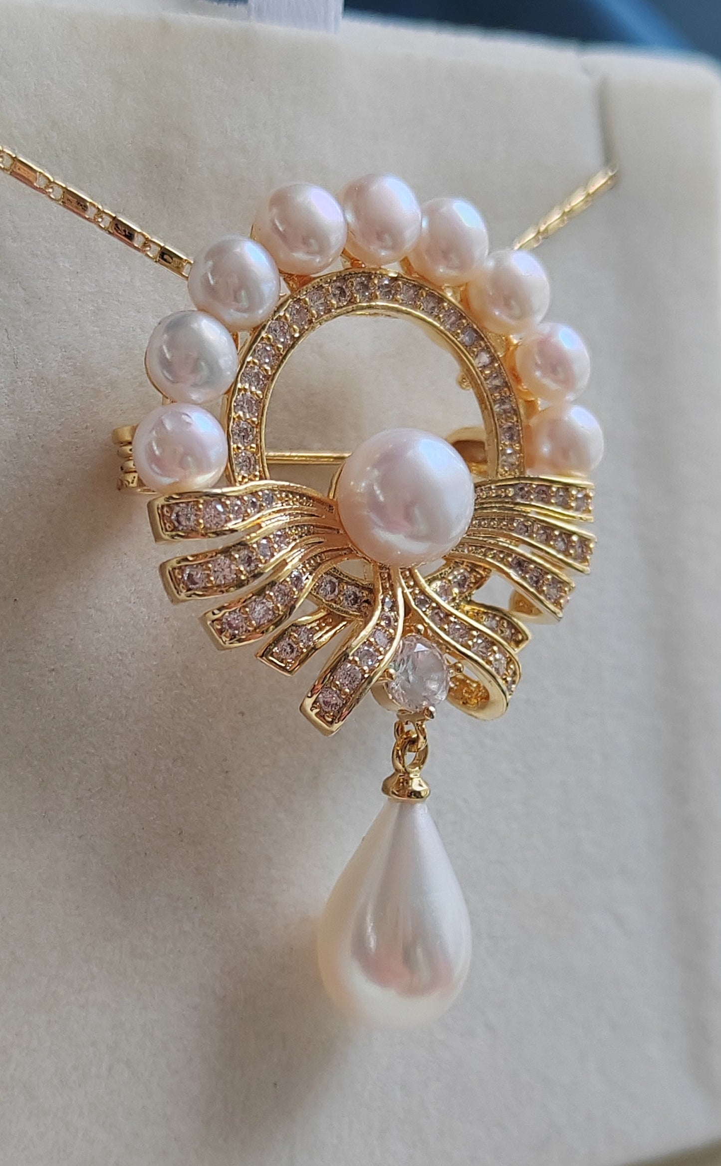 5.1-9.3mm Genuine freshwater pearls brooch/pendant