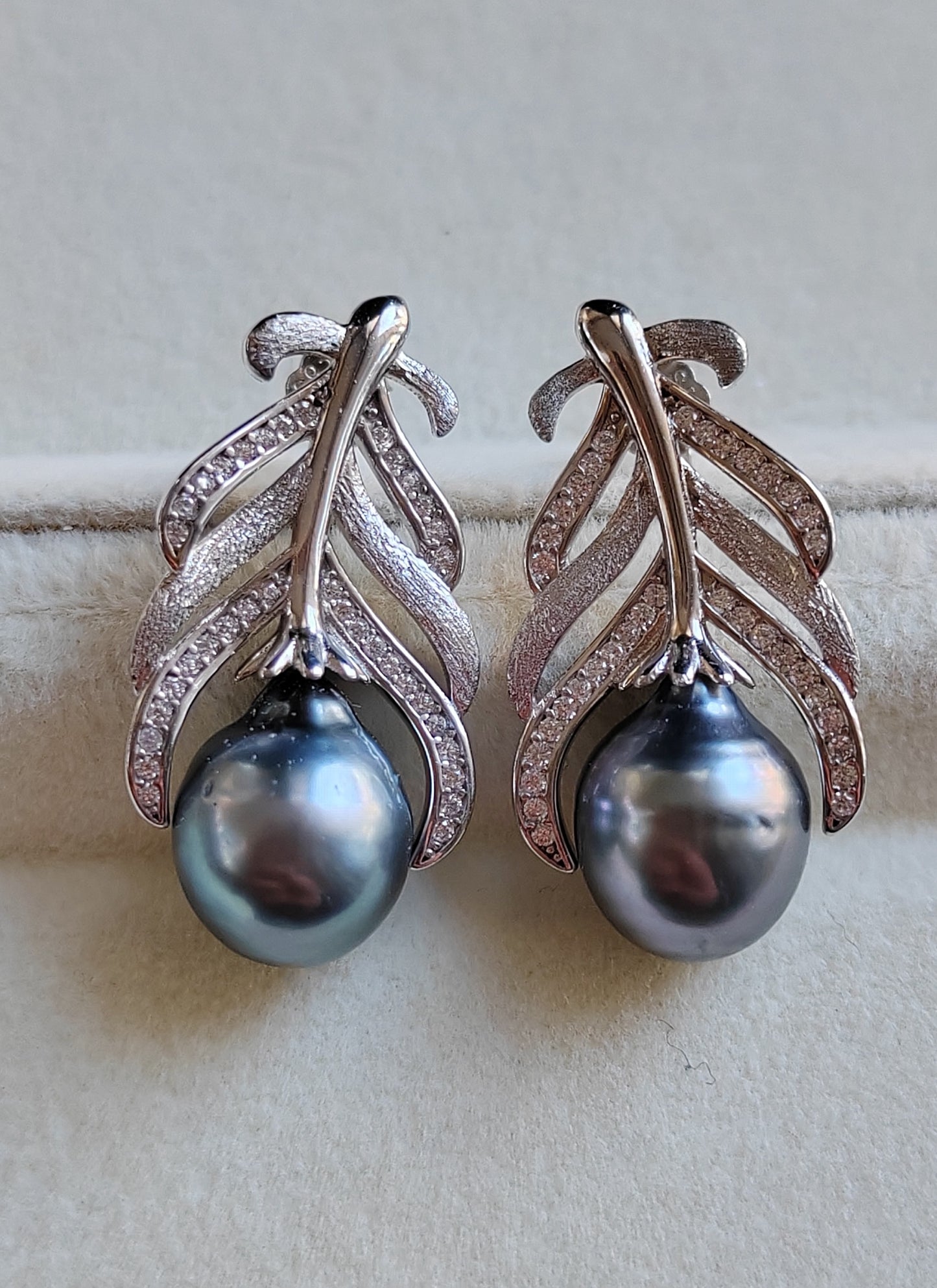 'Blue bird' earrings genuine tahitian south sea pearls 9.7mm