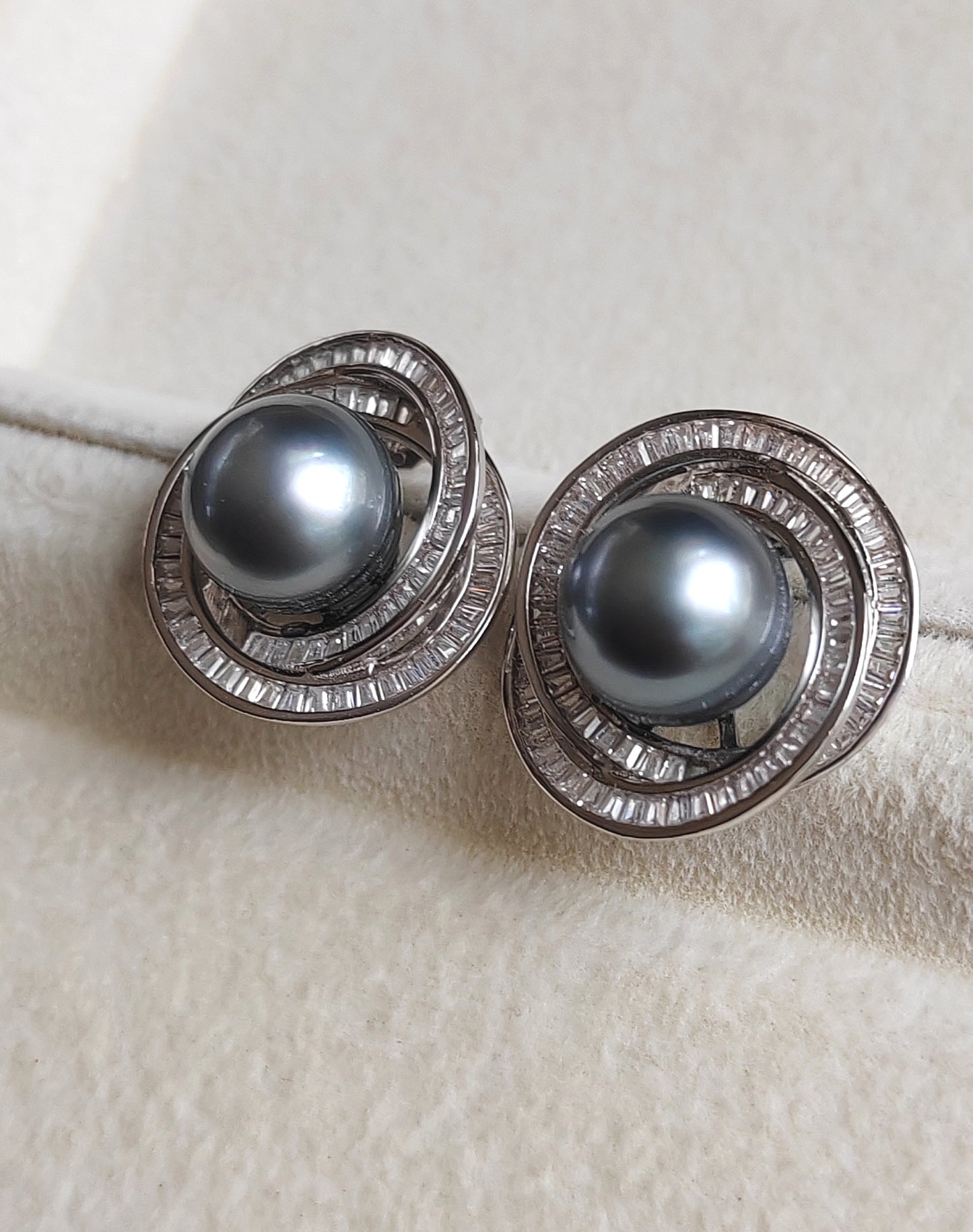 9.7mm Genuine tahitian south sea pearls classic spiral earrings