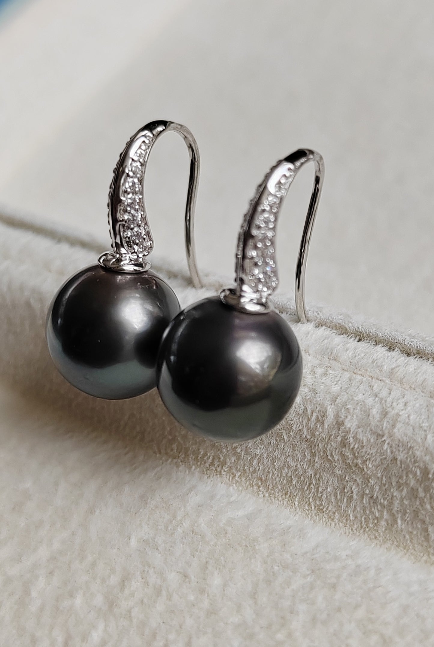 10.4mm Genuine tahitian south sea pearls round classic earrings sterling silver