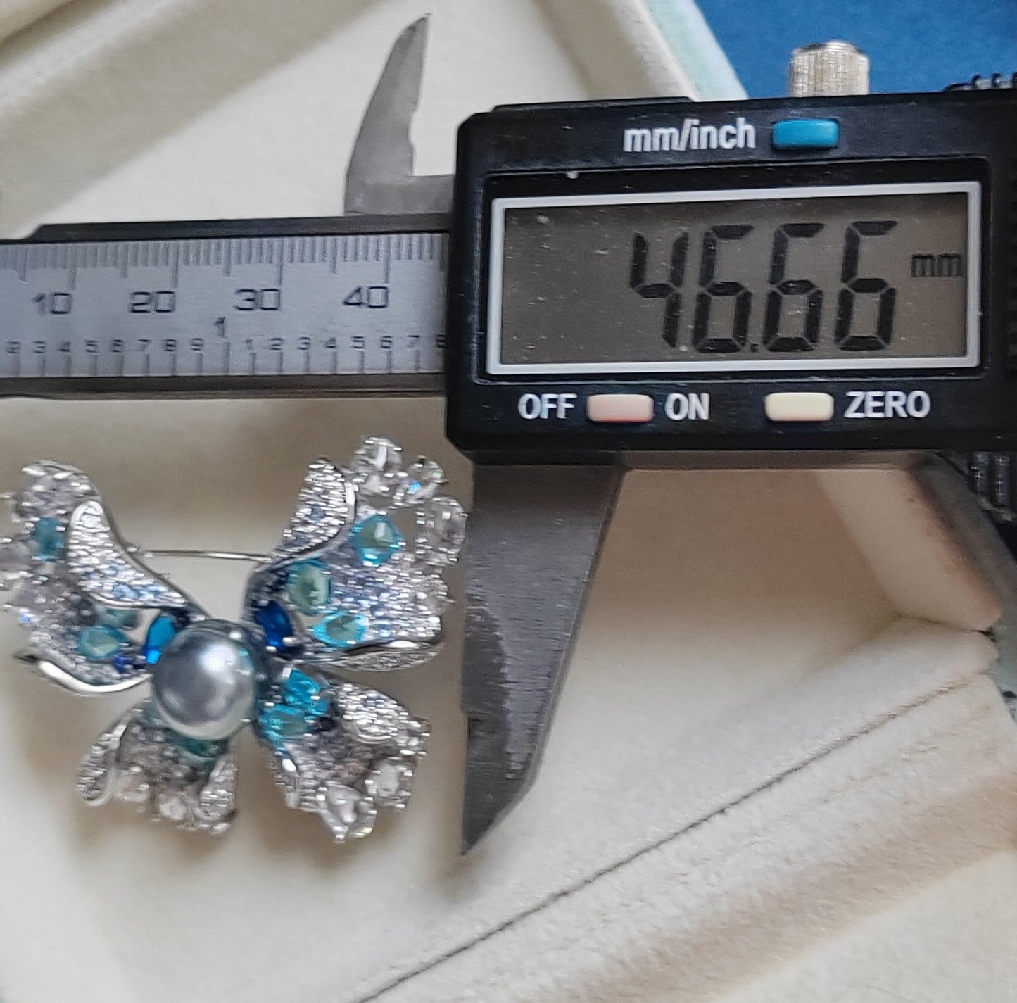 'Blue butterfly' brooch genuine tahitian south sea pearl 10.1mm