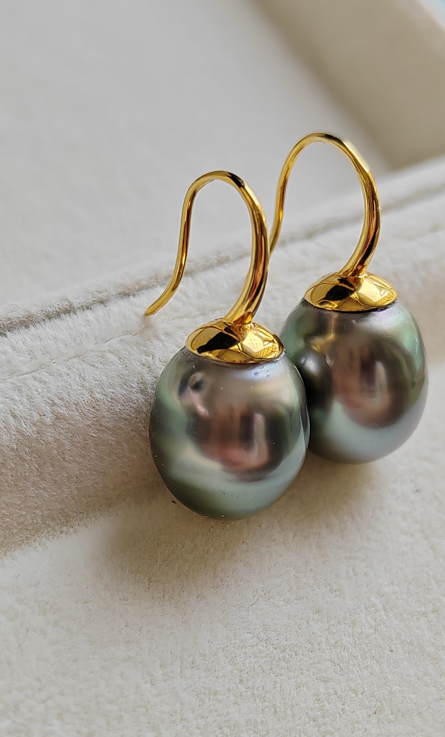 11.1mm Genuine tahitian south sea pearls classic 9ct gold earrings