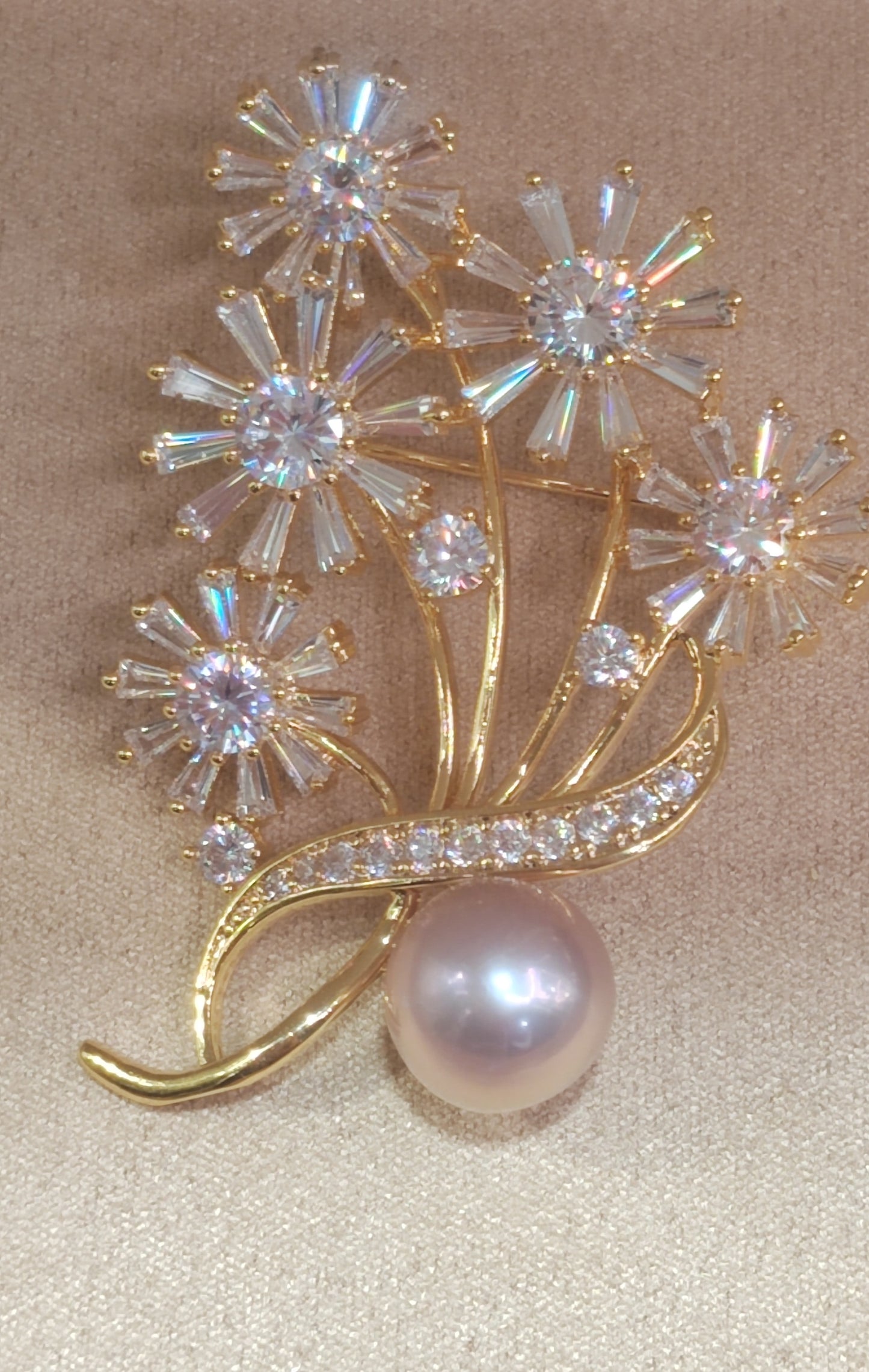 Clearance Lily brooch genuine freshwater pearl 10.8mm