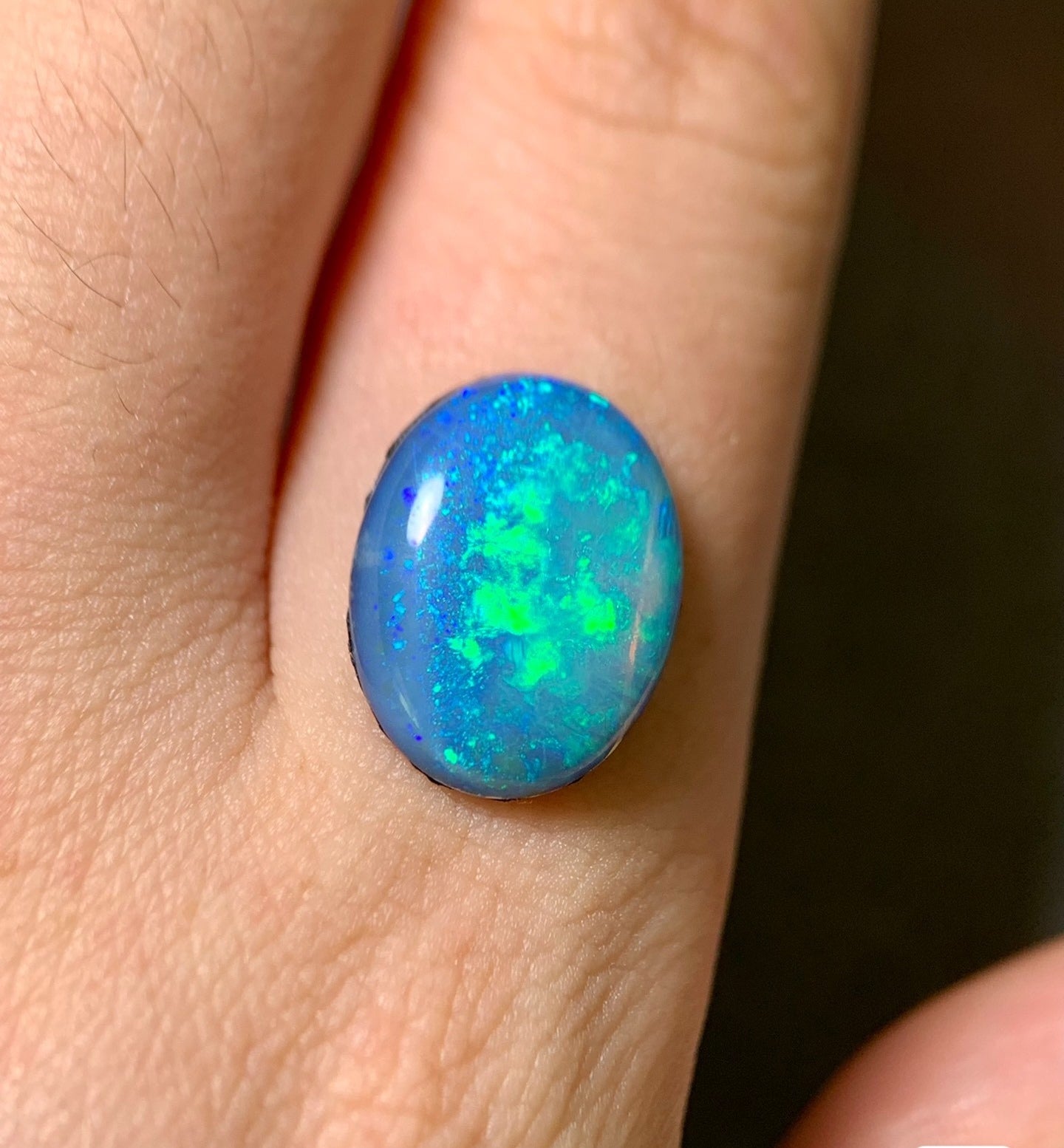 'Belle oasis' 4.77ct Natural Solid Australian Crystal opal 15.8x12x4mm