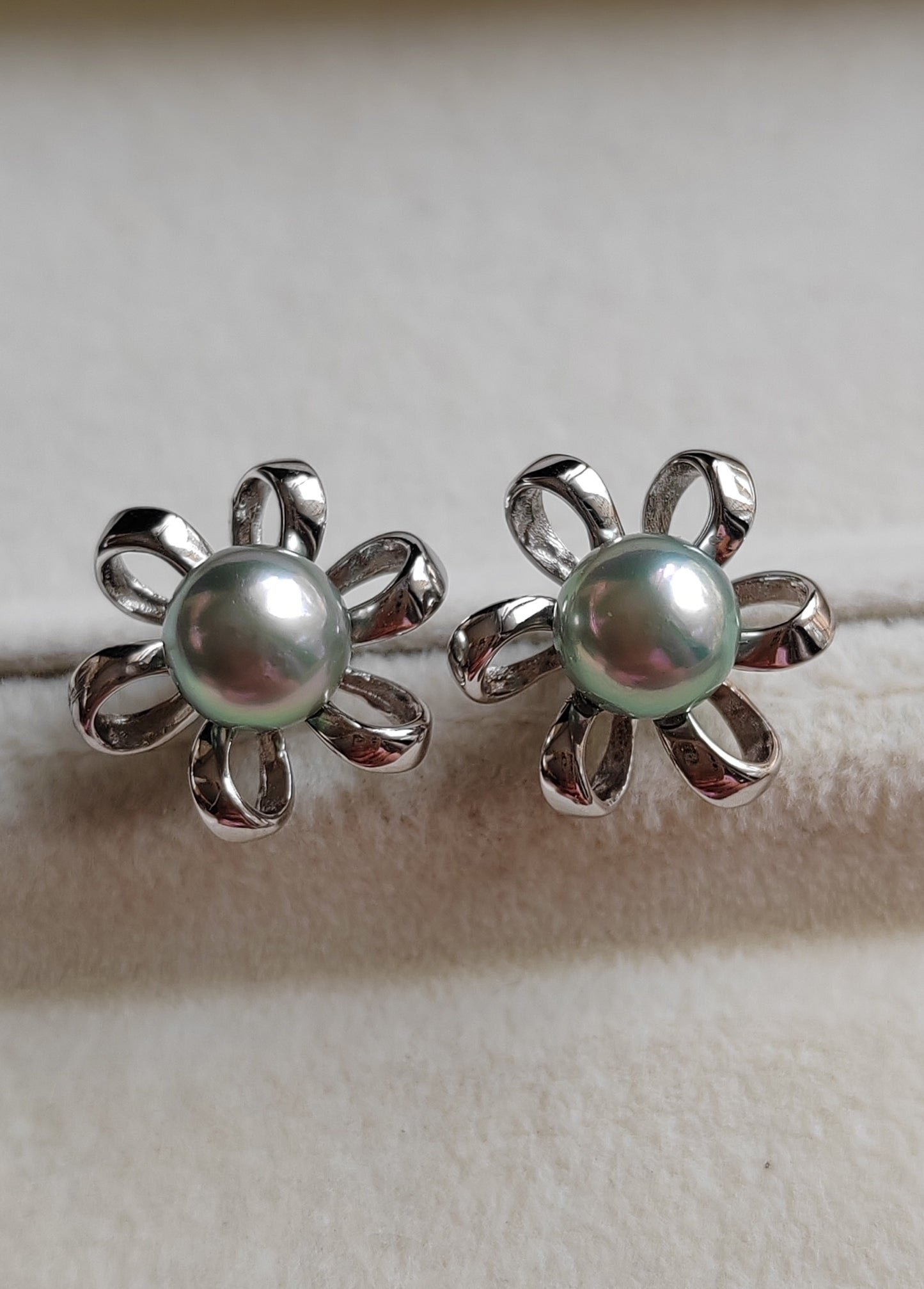'Silver flowers' earrings genuine akoya pearls 7.3mm
