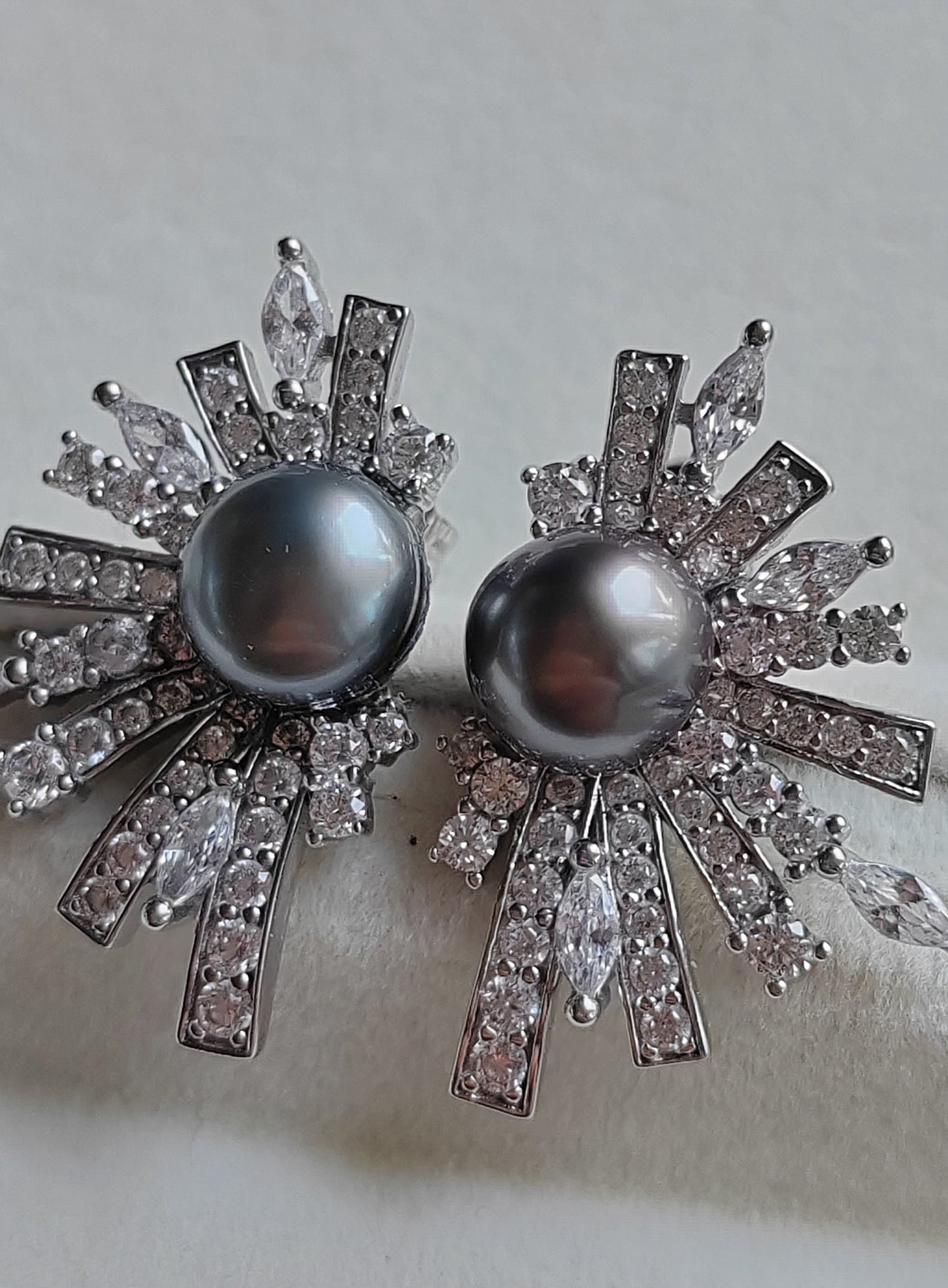 'Wild' earrings genuine tahitian south sea Keshi pearls 7.5mm
