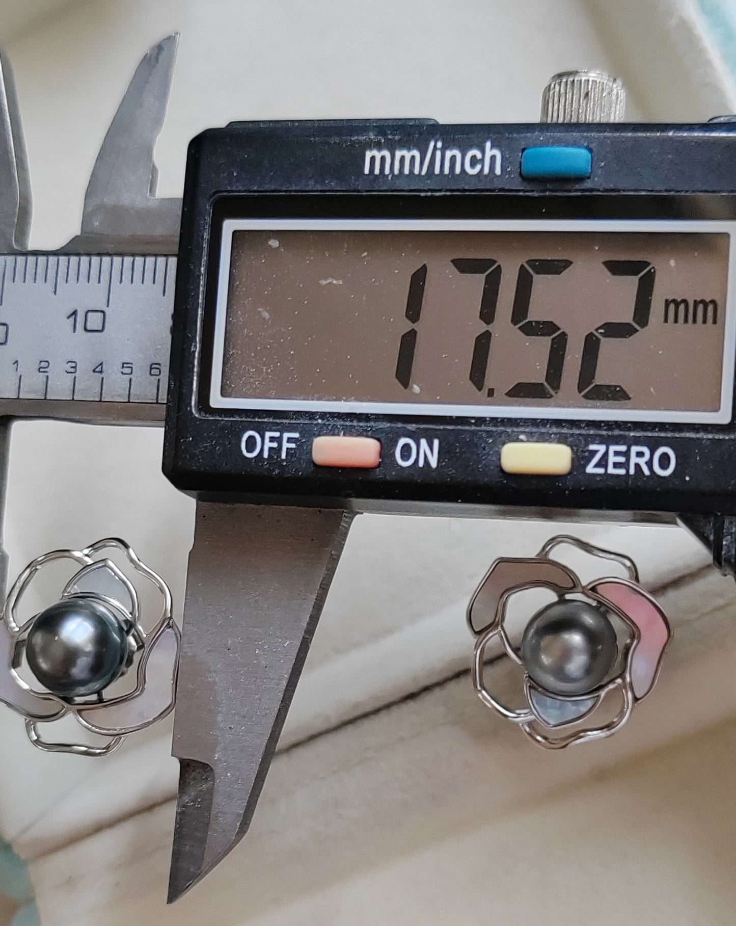 'Silver Camellia' earrings genuine tahitian south sea pearls 8.1mm