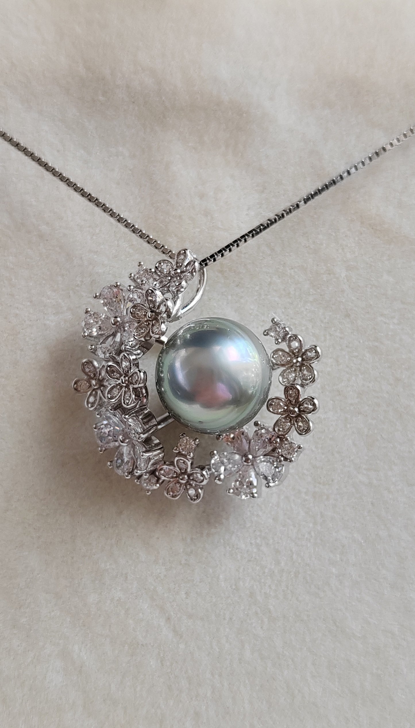 'Moon flowers' necklace genuine tahitian south sea pearl 9.4mm