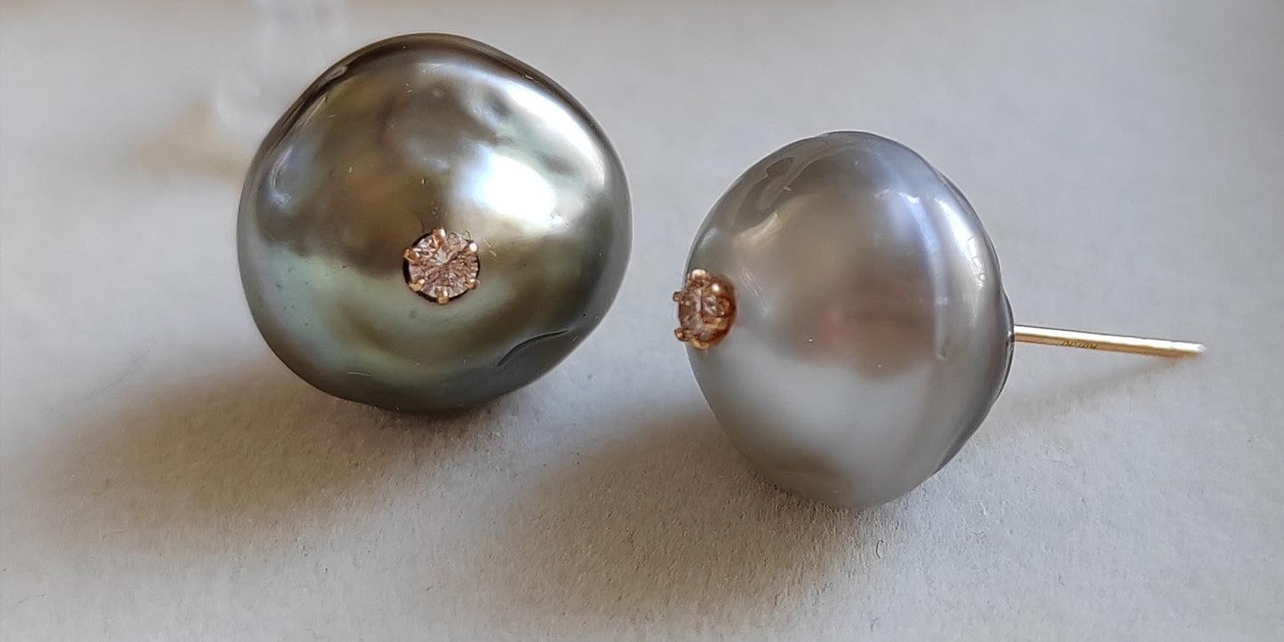 Timeless Elegance: 18ct gold diamond earrings genuine tahitian keshi pearls 30.5ct