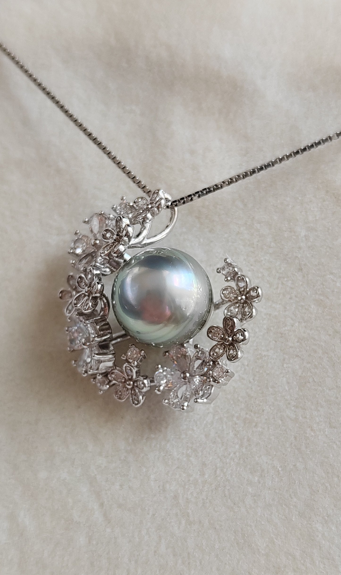 'Moon flowers' necklace genuine tahitian south sea pearl 9.4mm