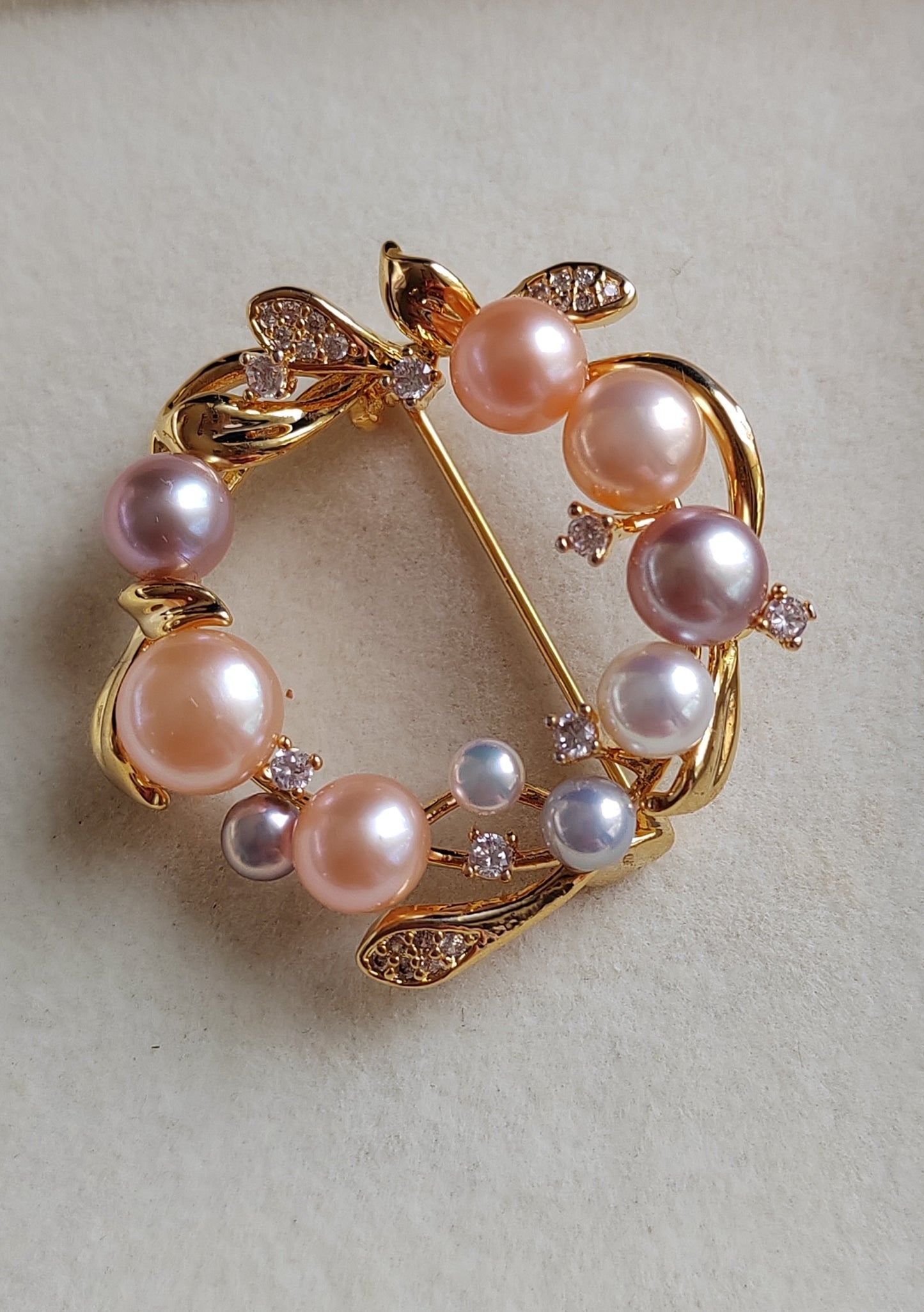 3.5-7.6mm Genuine freshwater pearls multicolour flower brooch