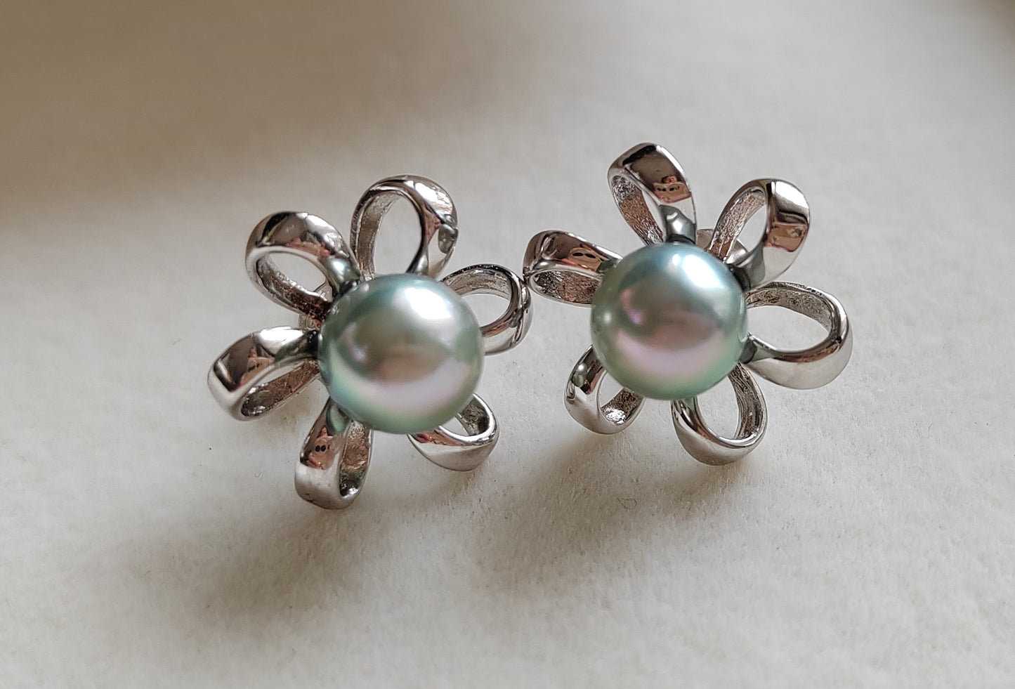 'Silver flowers' earrings genuine akoya pearls 7.3mm